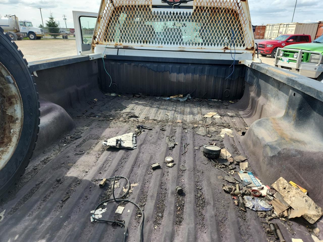2011 Ford F350 Super Duty White vin: 1FT7W3B60BEB54584 Damage: Aftermarket Accessory, Aftermarket, Acceptable