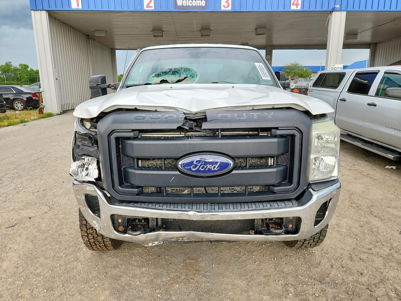 2015 Ford F350 Super Duty White vin: 1FT7W3BT3FEB32266