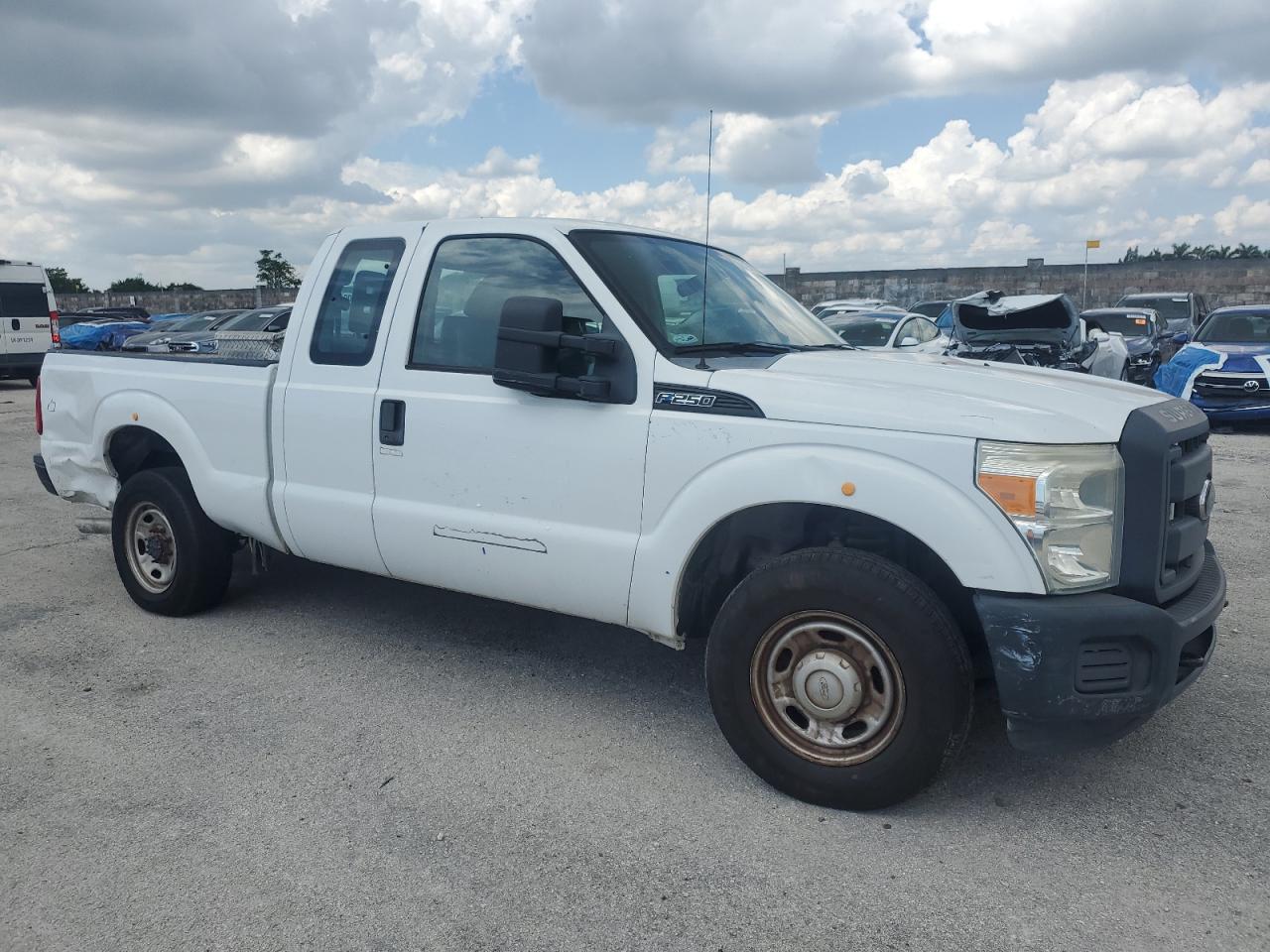 2011 Ford F250 Super Duty White vin: 1FT7X2A60BEC30667