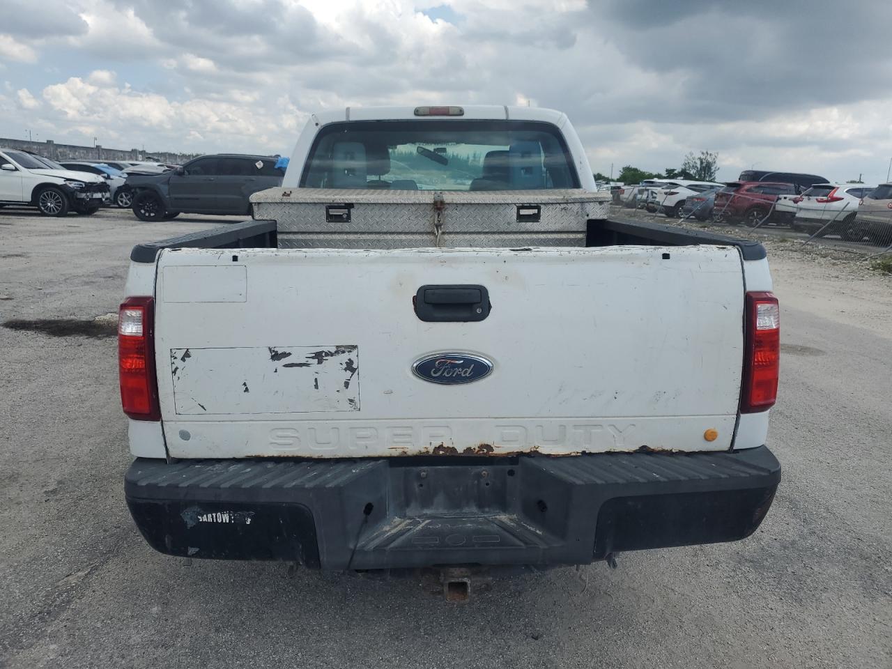 2011 Ford F250 Super Duty White vin: 1FT7X2A60BEC30667