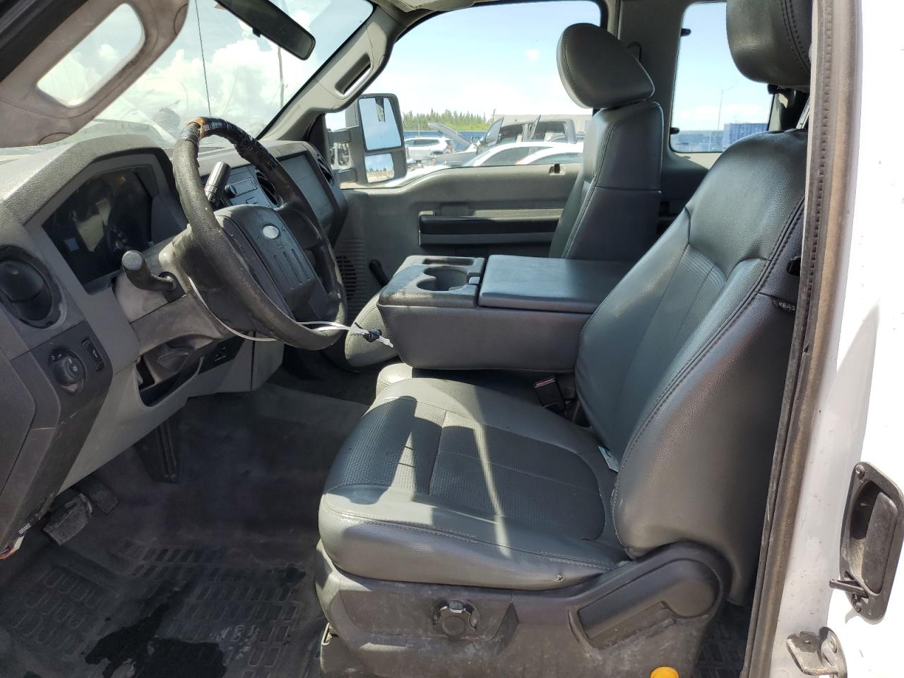 2011 Ford F250 Super Duty White vin: 1FT7X2A60BEC30667 Damage: Steering Wheel, Worn, Replacement Required