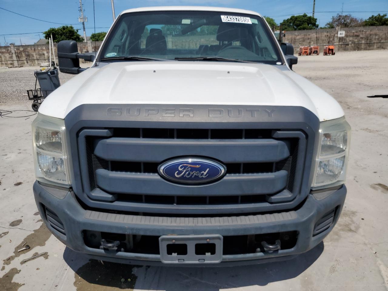 2011 Ford F250 Super Duty White vin: 1FT7X2A60BEC30667 Damage: Left Head Lamp, Faded, Repair Required