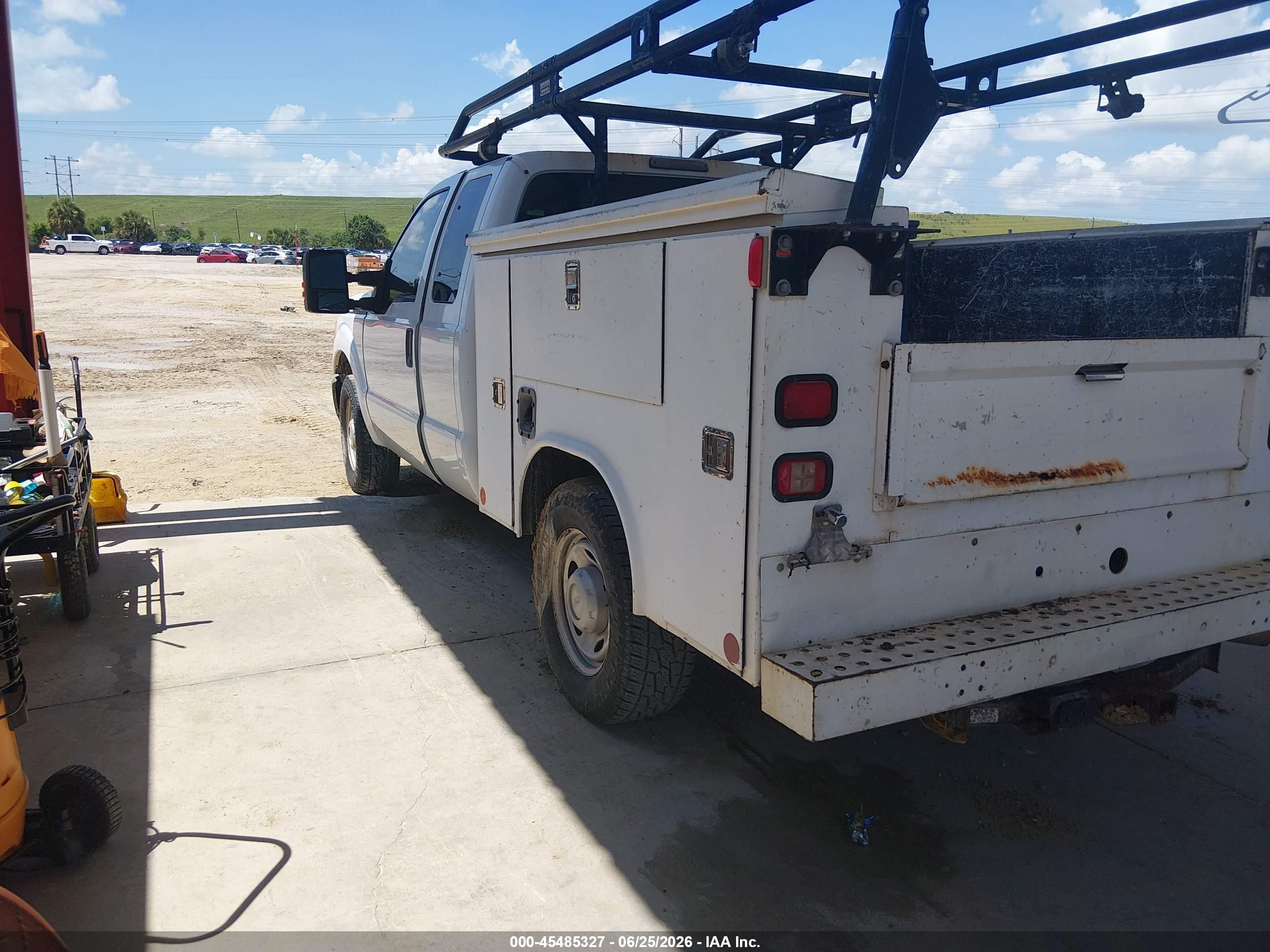 2011 Ford Super Duty F-250 Srw Lariat/xl/xlt White vin: 1FT7X2A61BEA31806