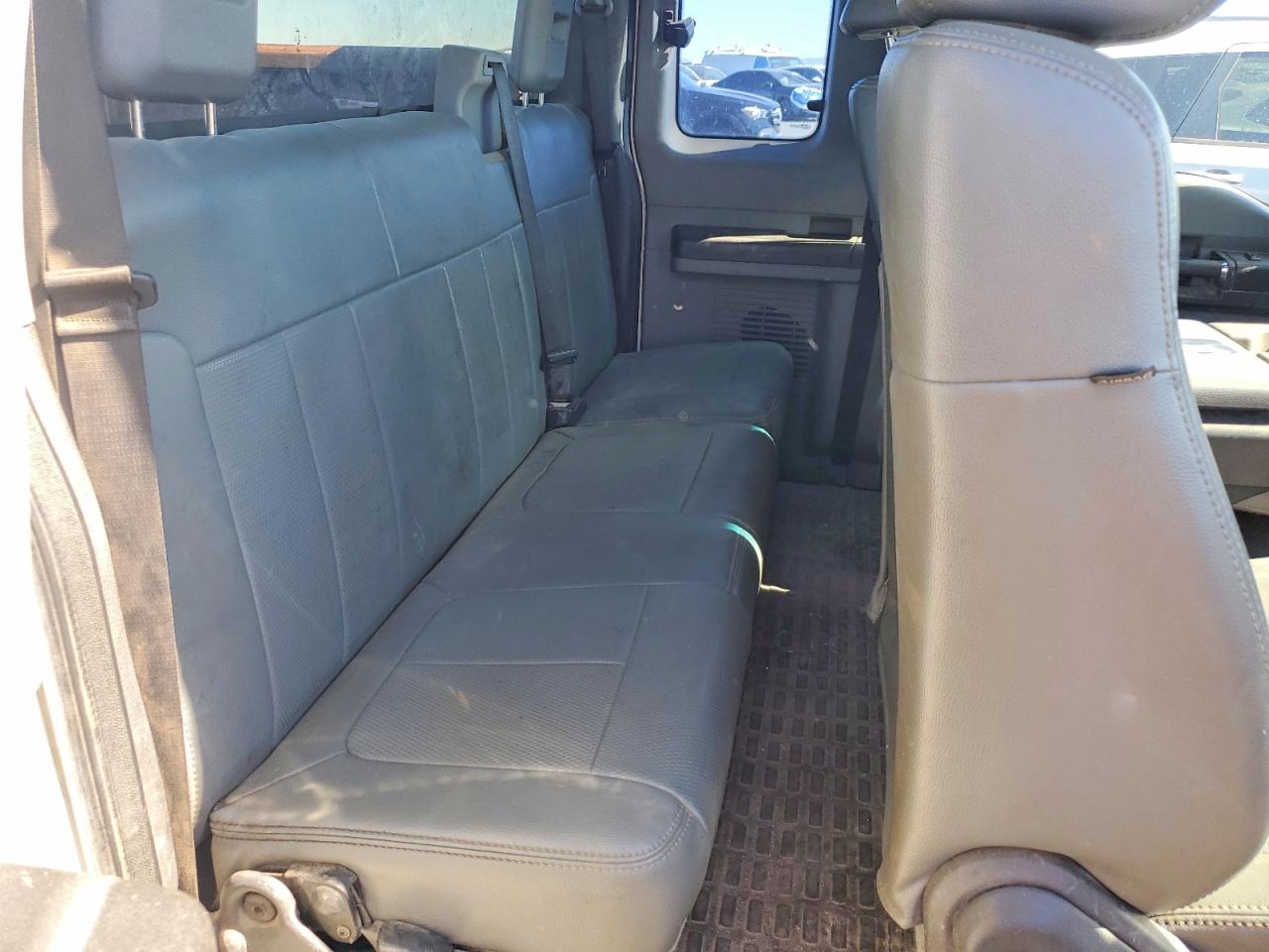 2011 Ford F250 Super Duty White vin: 1FT7X2A61BEB41254