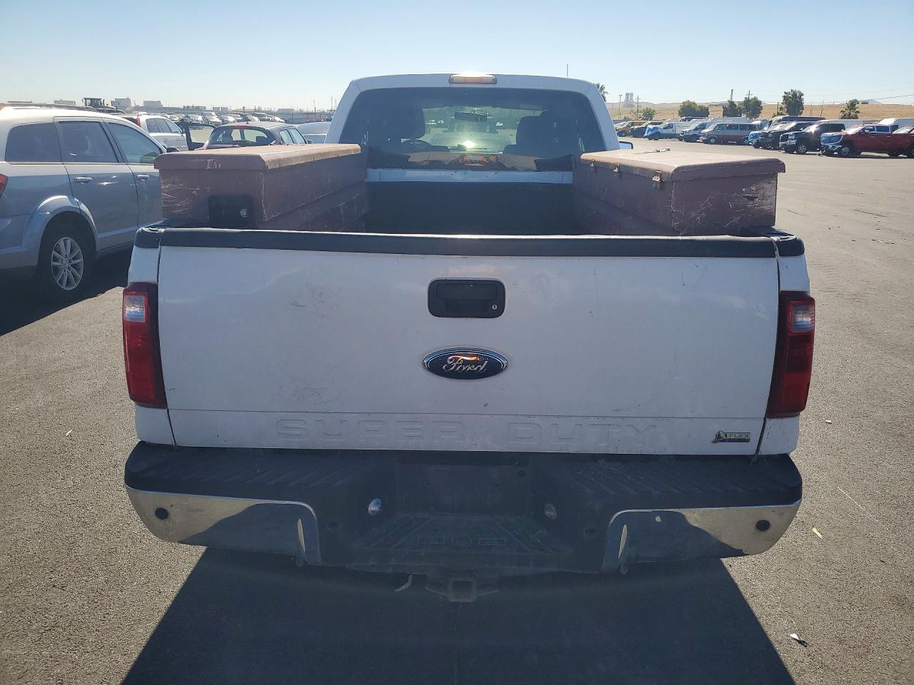 2011 Ford F250 Super Duty White vin: 1FT7X2A61BEB41254