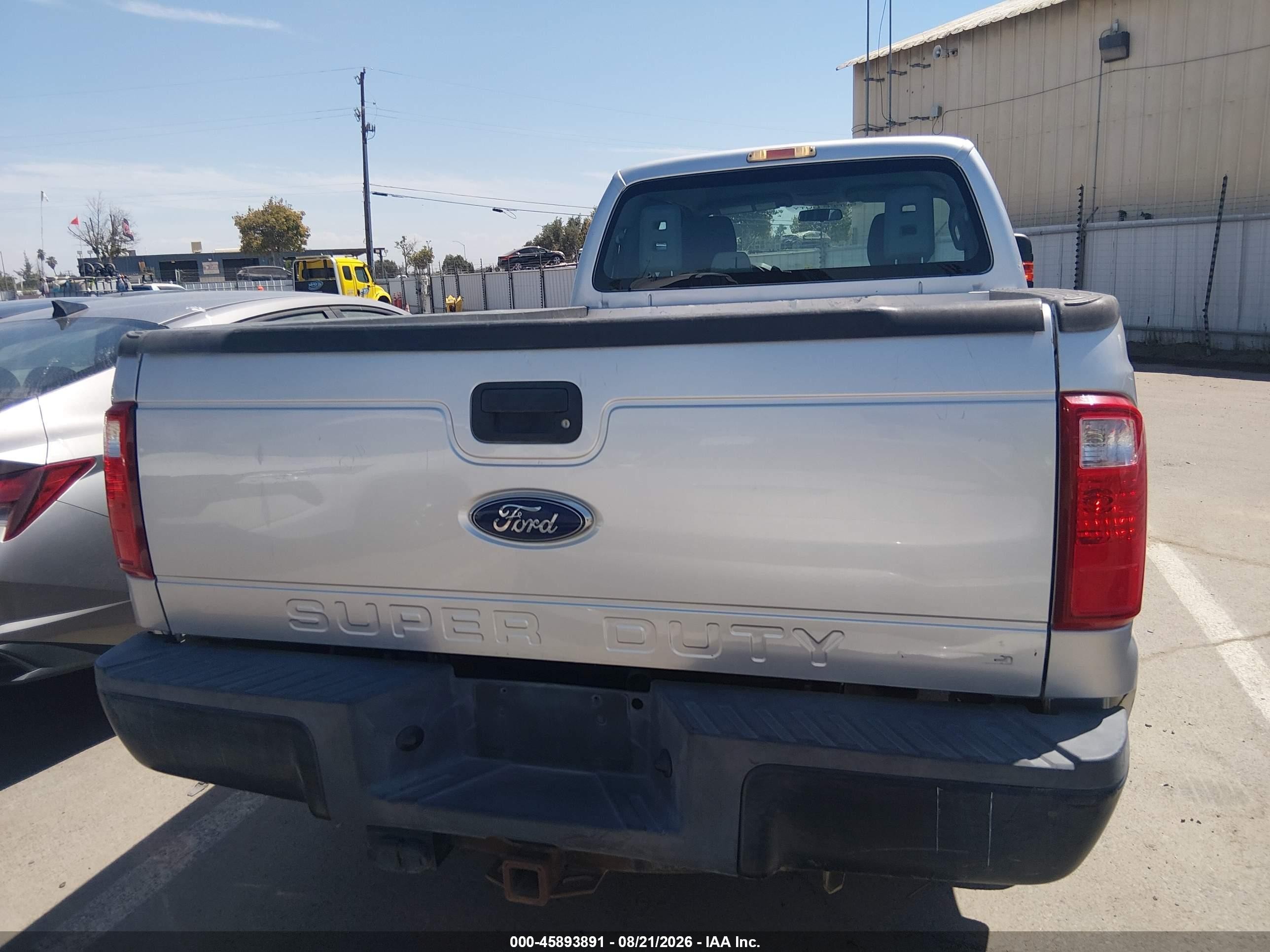 2015 Ford F-250 Xl Серебряный vin: 1FT7X2A63FED32132