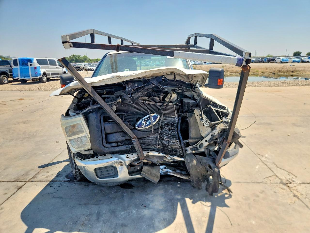 2011 Ford F250 Super Duty White vin: 1FT7X2A64BEC94713