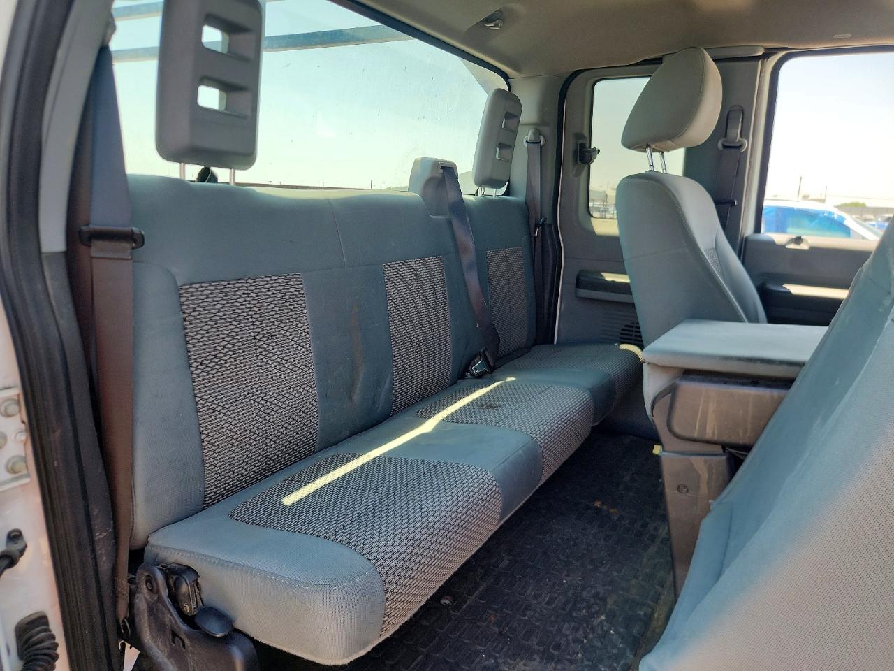 2011 Ford F250 Super Duty White vin: 1FT7X2A64BEC94713