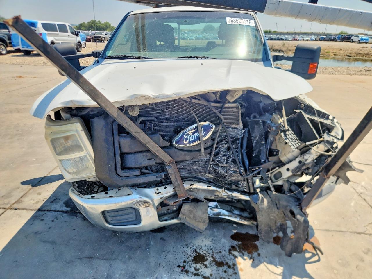 2011 Ford F250 Super Duty White vin: 1FT7X2A64BEC94713