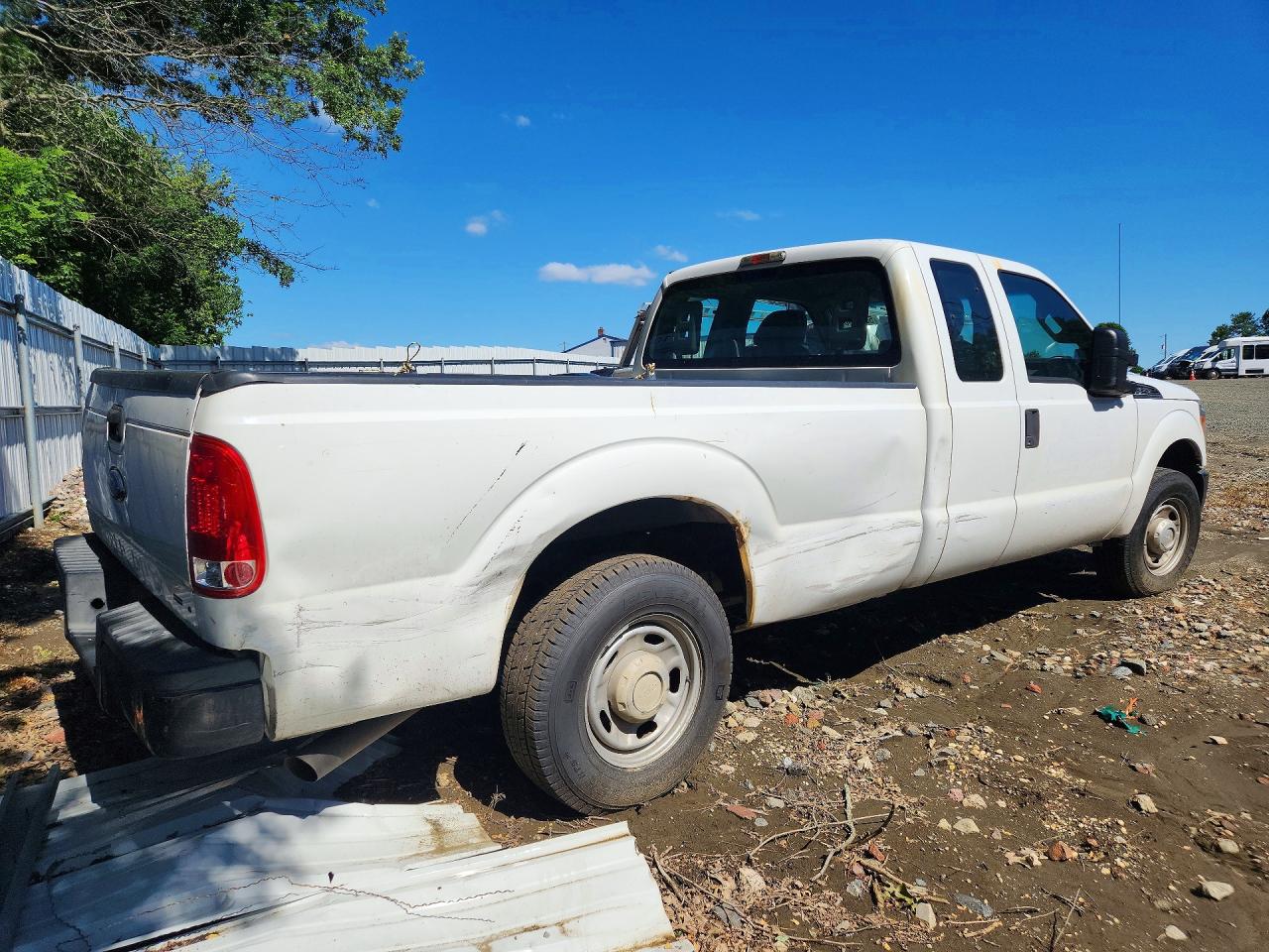 2015 Ford F250 Super Duty White vin: 1FT7X2A64FEB54036