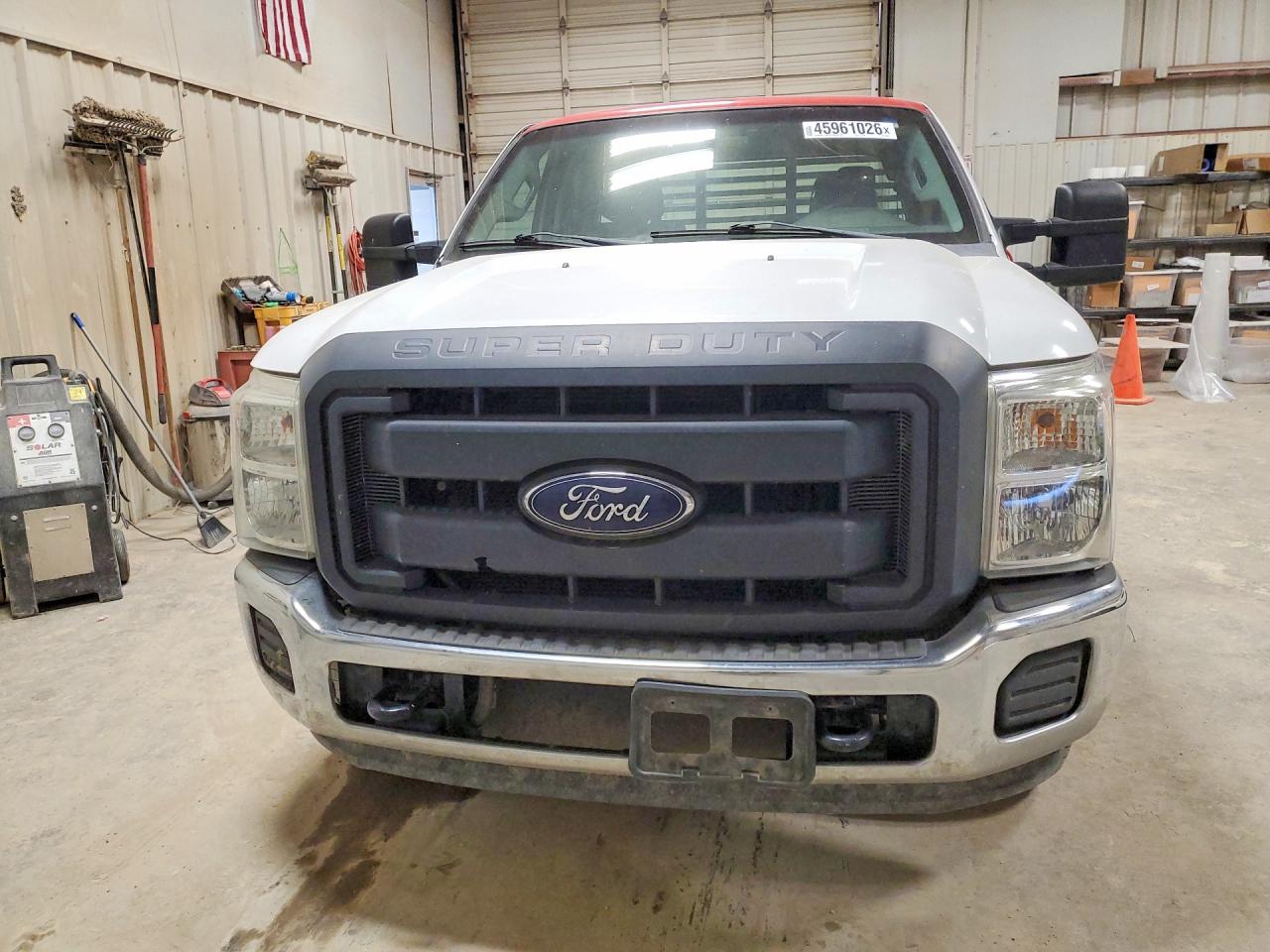 2014 Ford F250 Super Duty White vin: 1FT7X2A66EEA84313