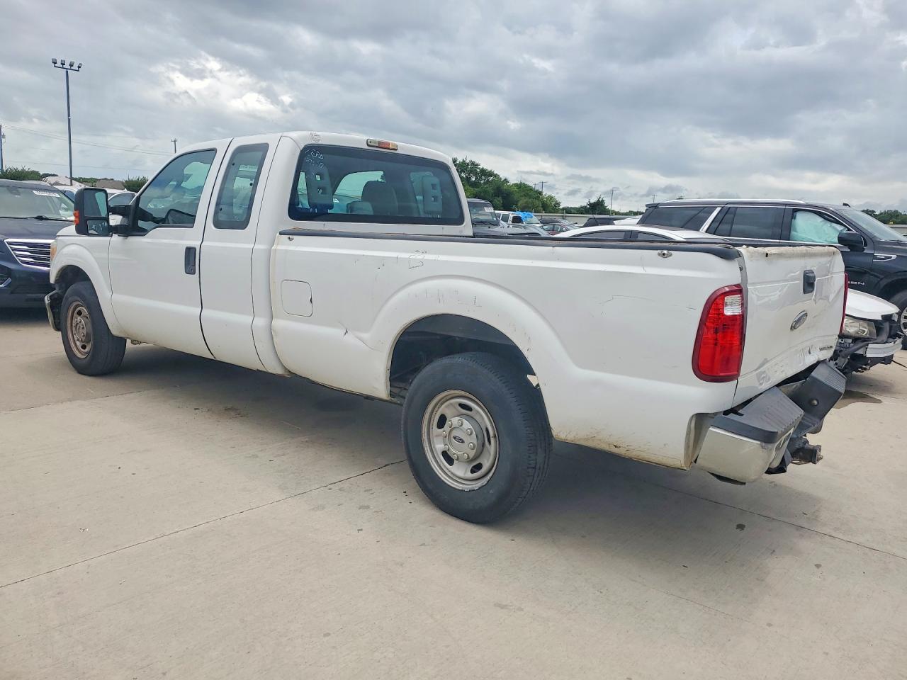 2014 Ford F250 Super Duty White vin: 1FT7X2A67EEA60327