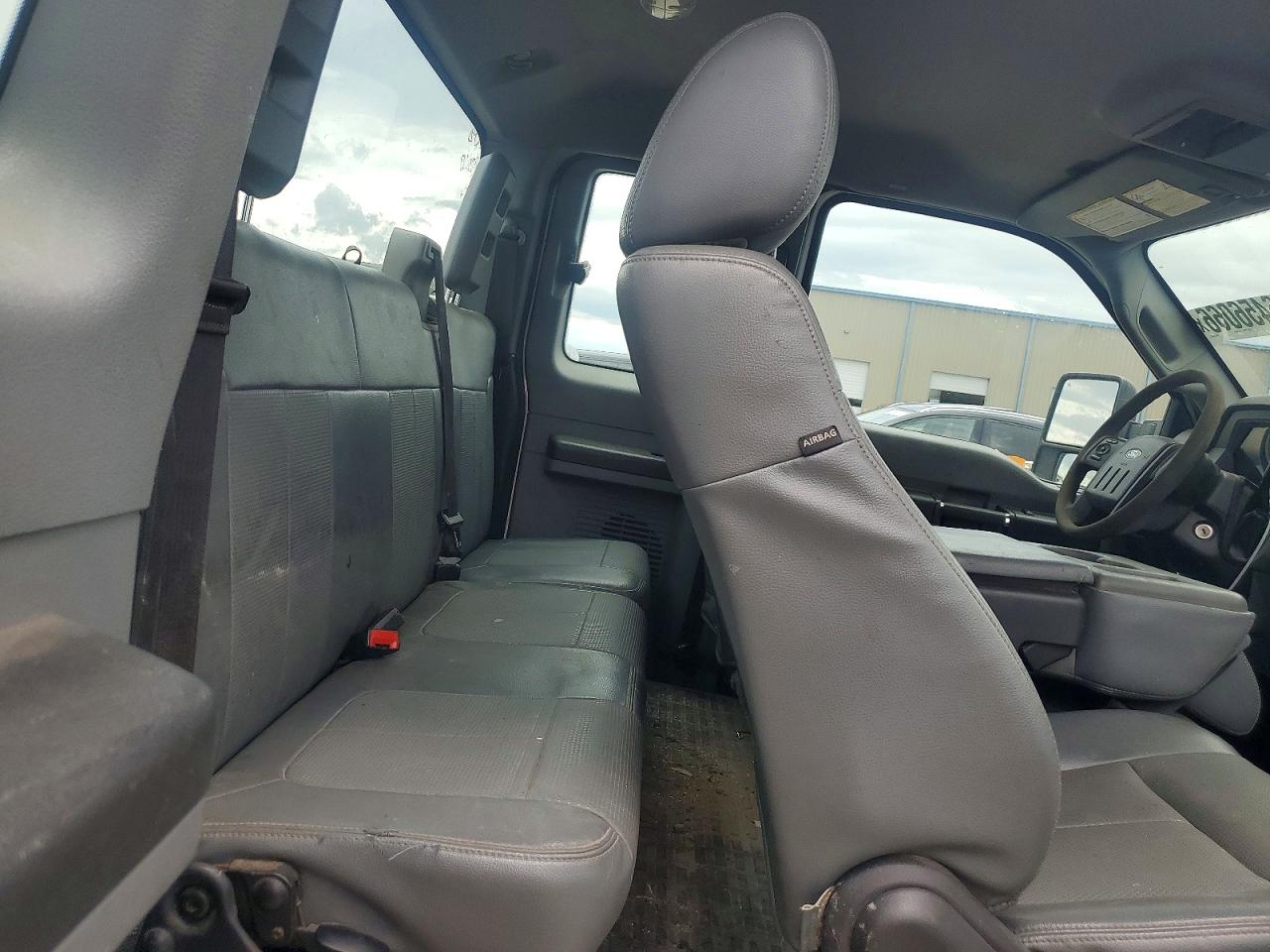 2014 Ford F250 Super Duty White vin: 1FT7X2A67EEA60327