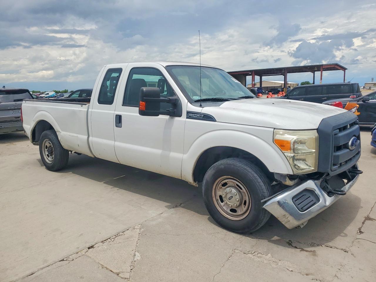 2014 Ford F250 Super Duty White vin: 1FT7X2A67EEA60327