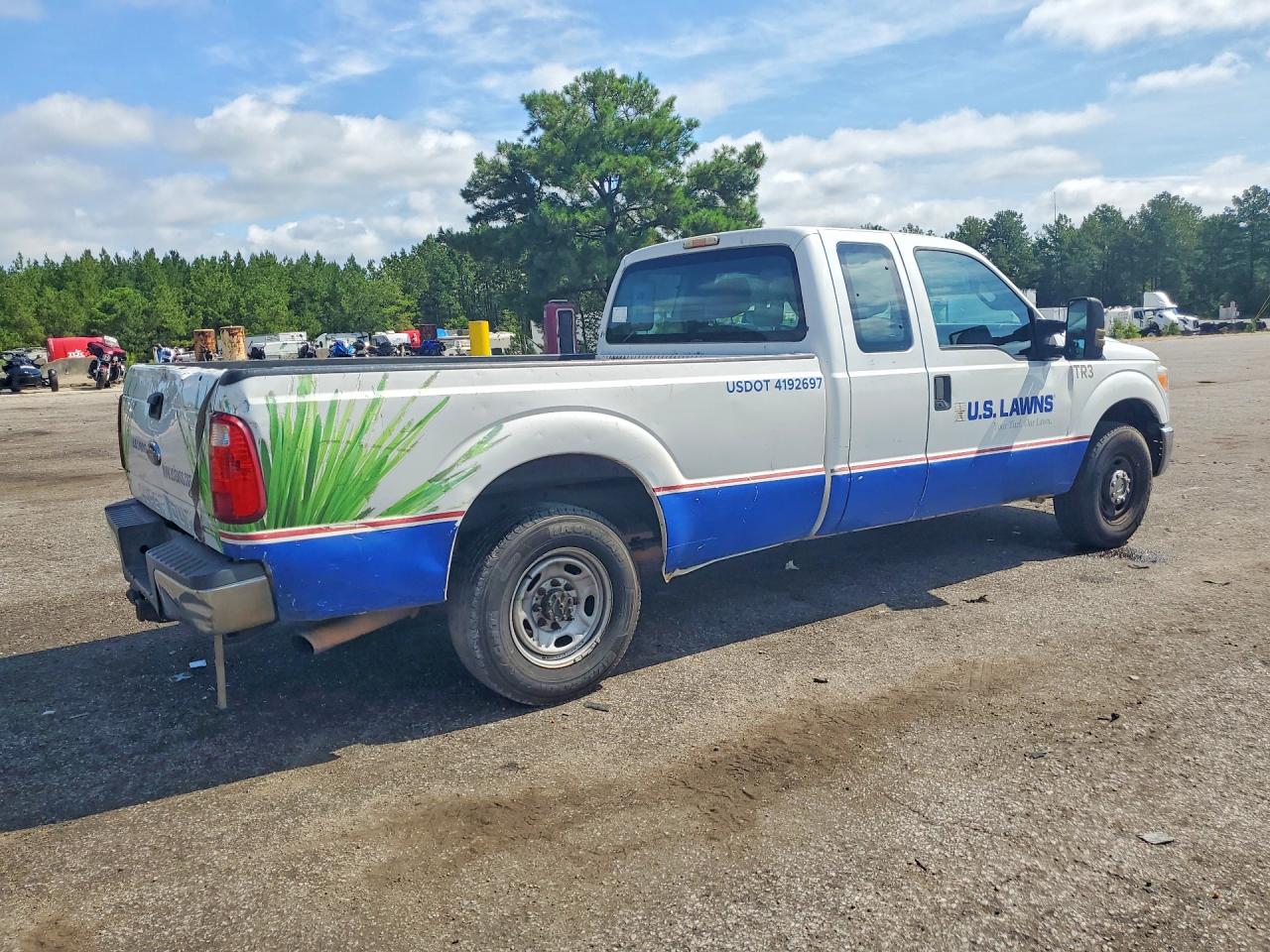 2013 Ford F250 Super Duty White vin: 1FT7X2A68DEB69930