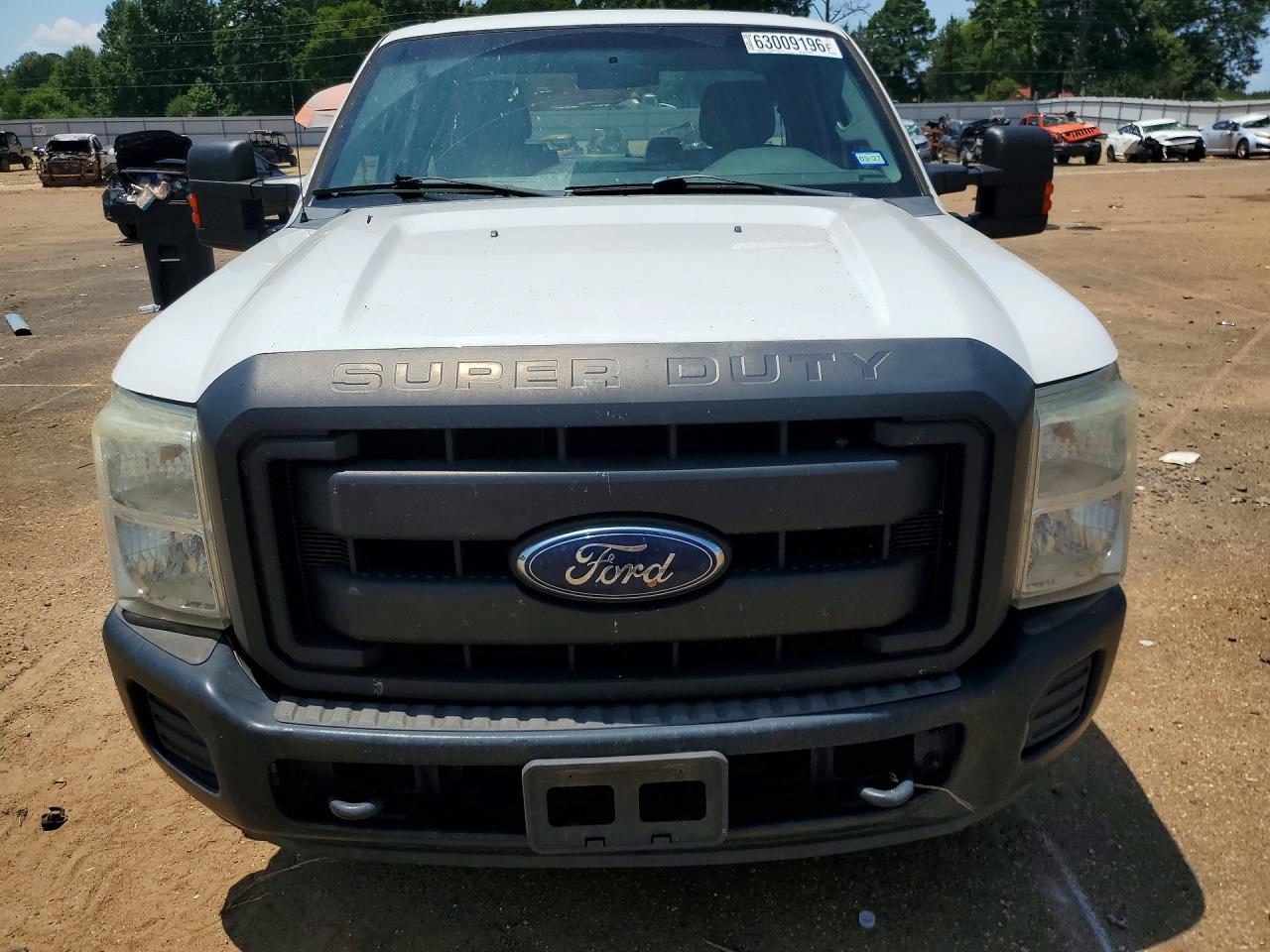 2015 Ford F250 Super Duty White vin: 1FT7X2A68FEA28147