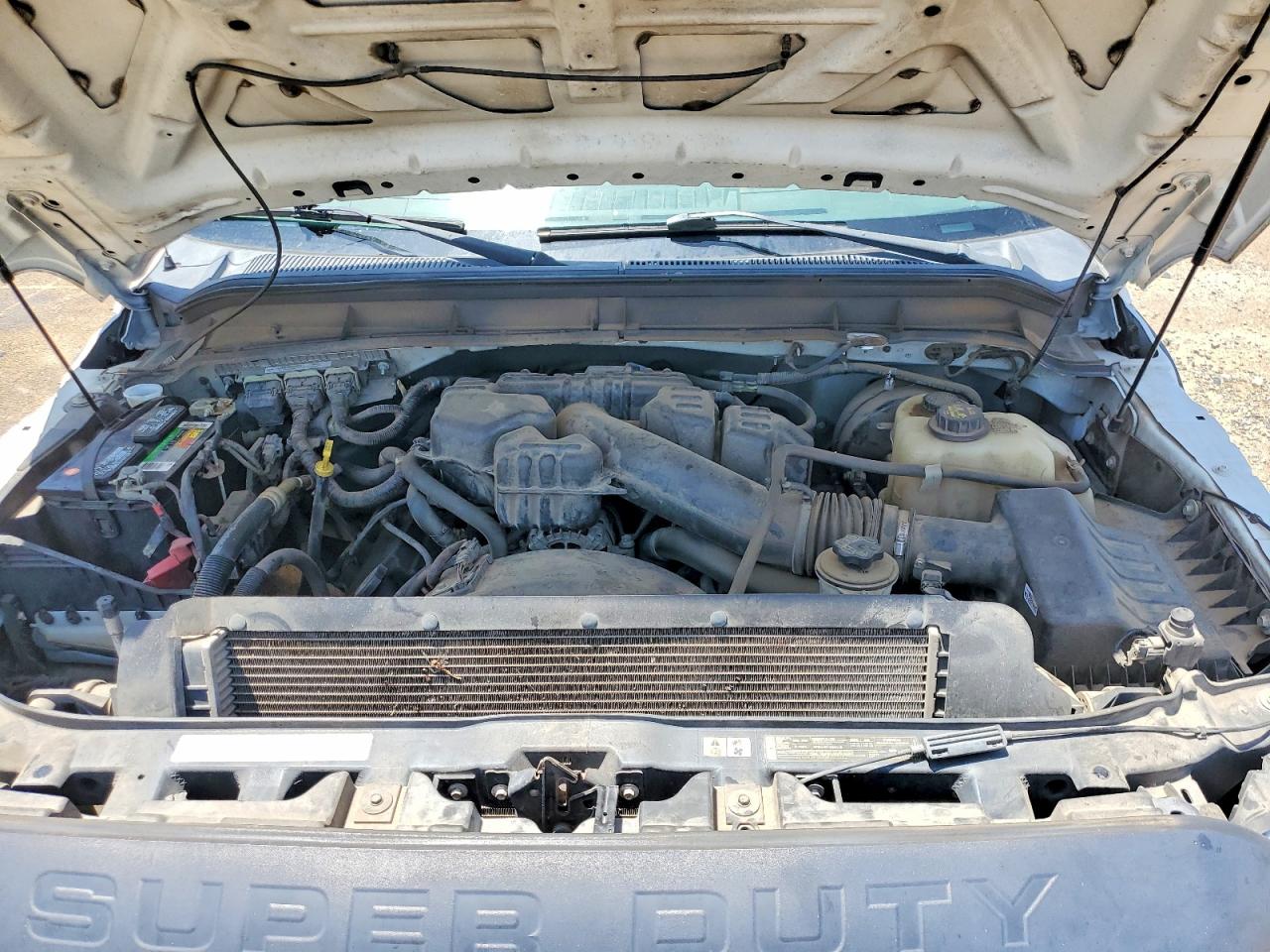 2015 Ford F250 Super Duty White vin: 1FT7X2A68FEA28147