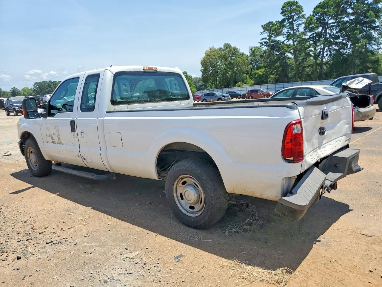 2015 Ford F250 Super Duty White vin: 1FT7X2A68FEA28147