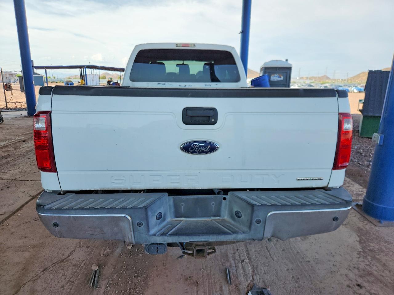 2015 Ford F250 Super Duty White vin: 1FT7X2A68FEB94782