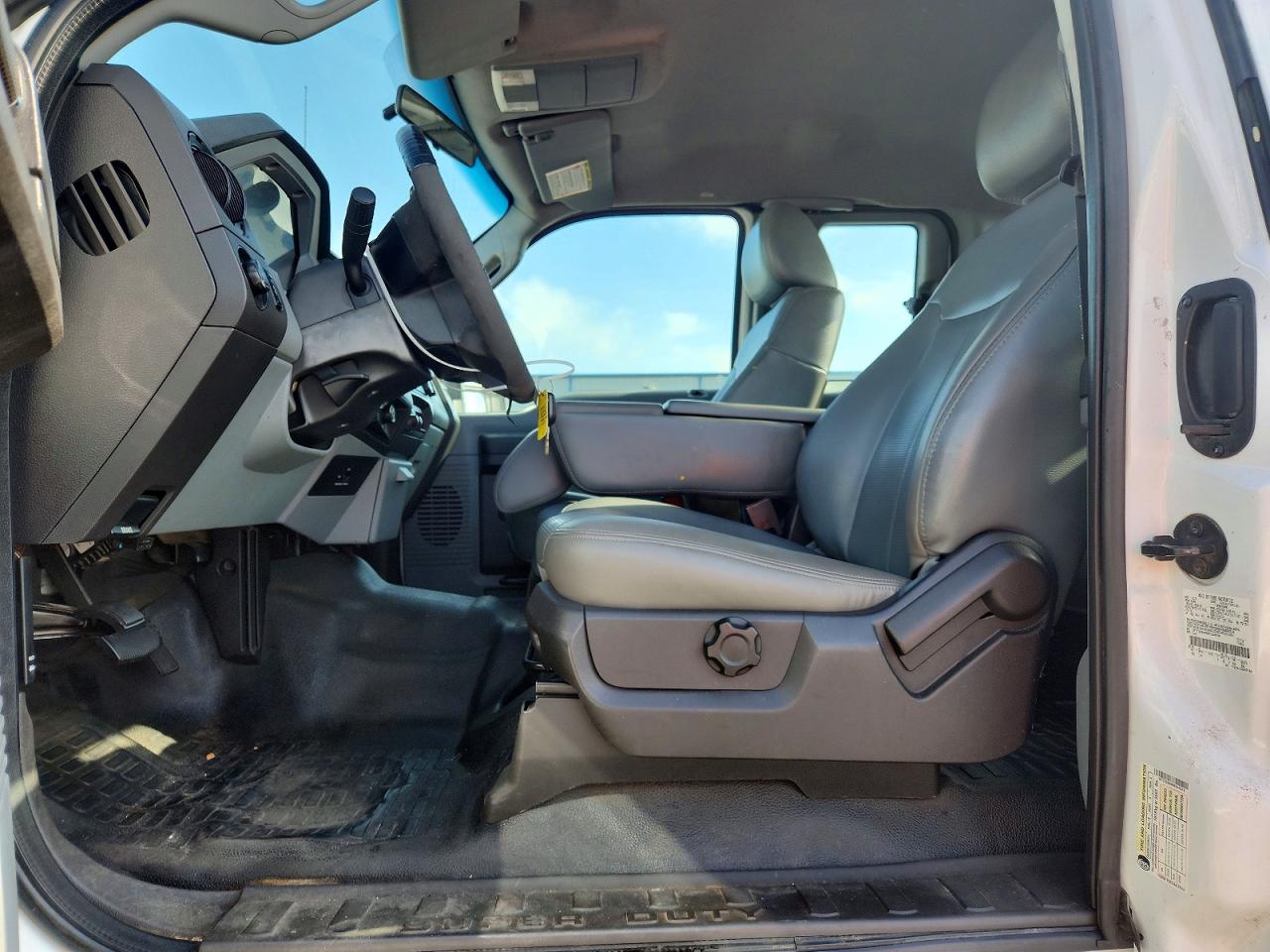 2011 Ford F250 Super Duty White vin: 1FT7X2A69BEC44518