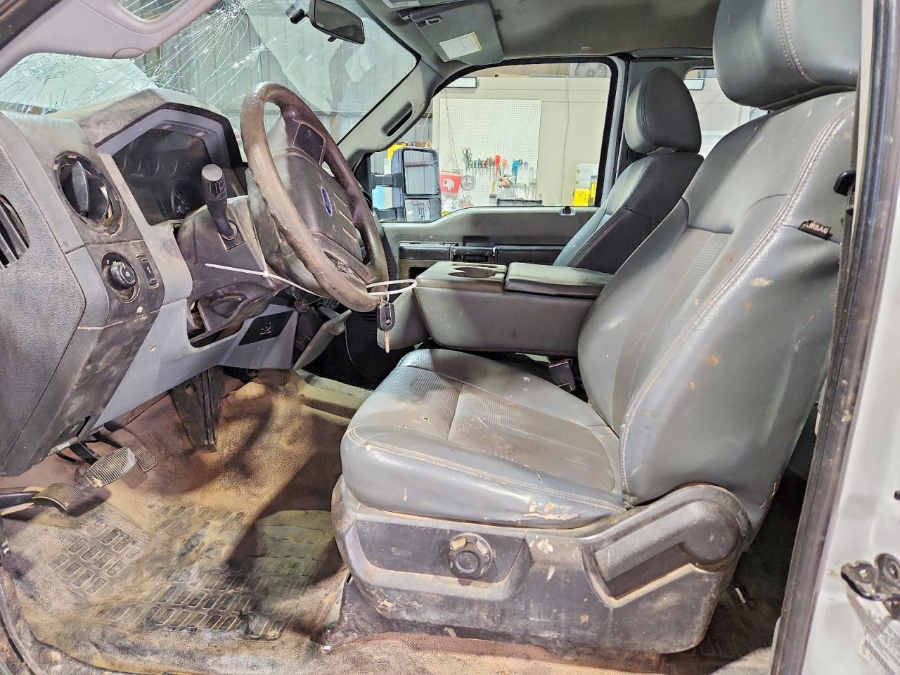2015 Ford F250 Super Duty White vin: 1FT7X2A6XFEB63775
