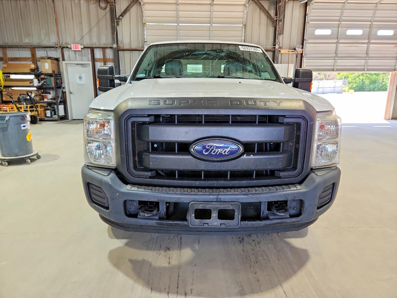 2015 Ford F250 Super Duty White vin: 1FT7X2A6XFEB63775