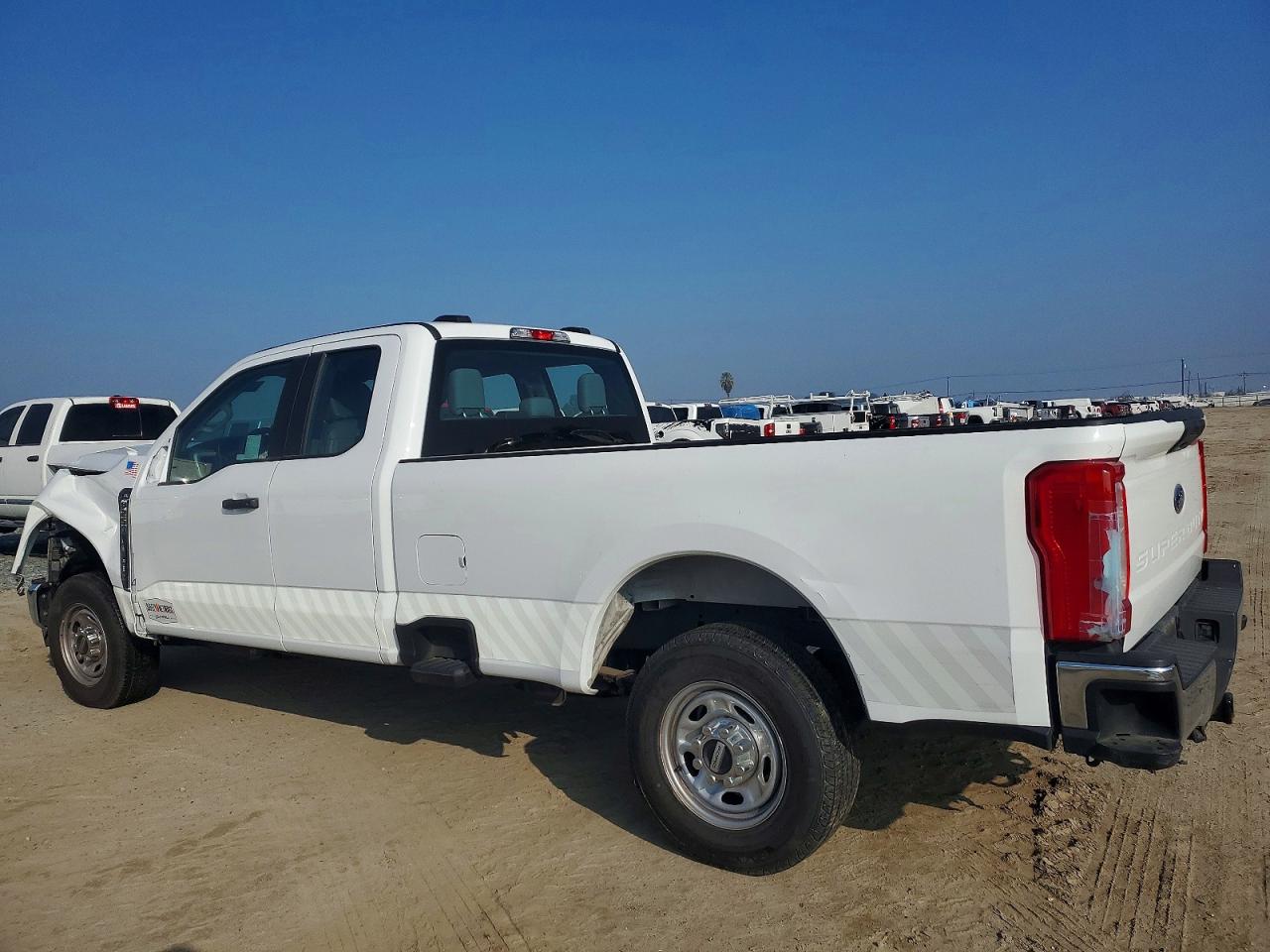 2024 Ford F250 Super Duty White vin: 1FT7X2AA4RED40488