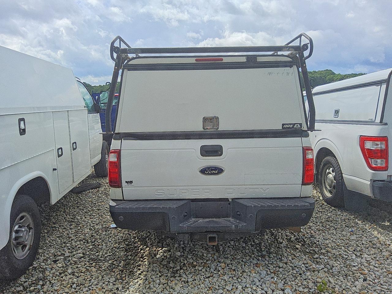 2013 Ford F250 Super Duty White vin: 1FT7X2AT3DEB29874