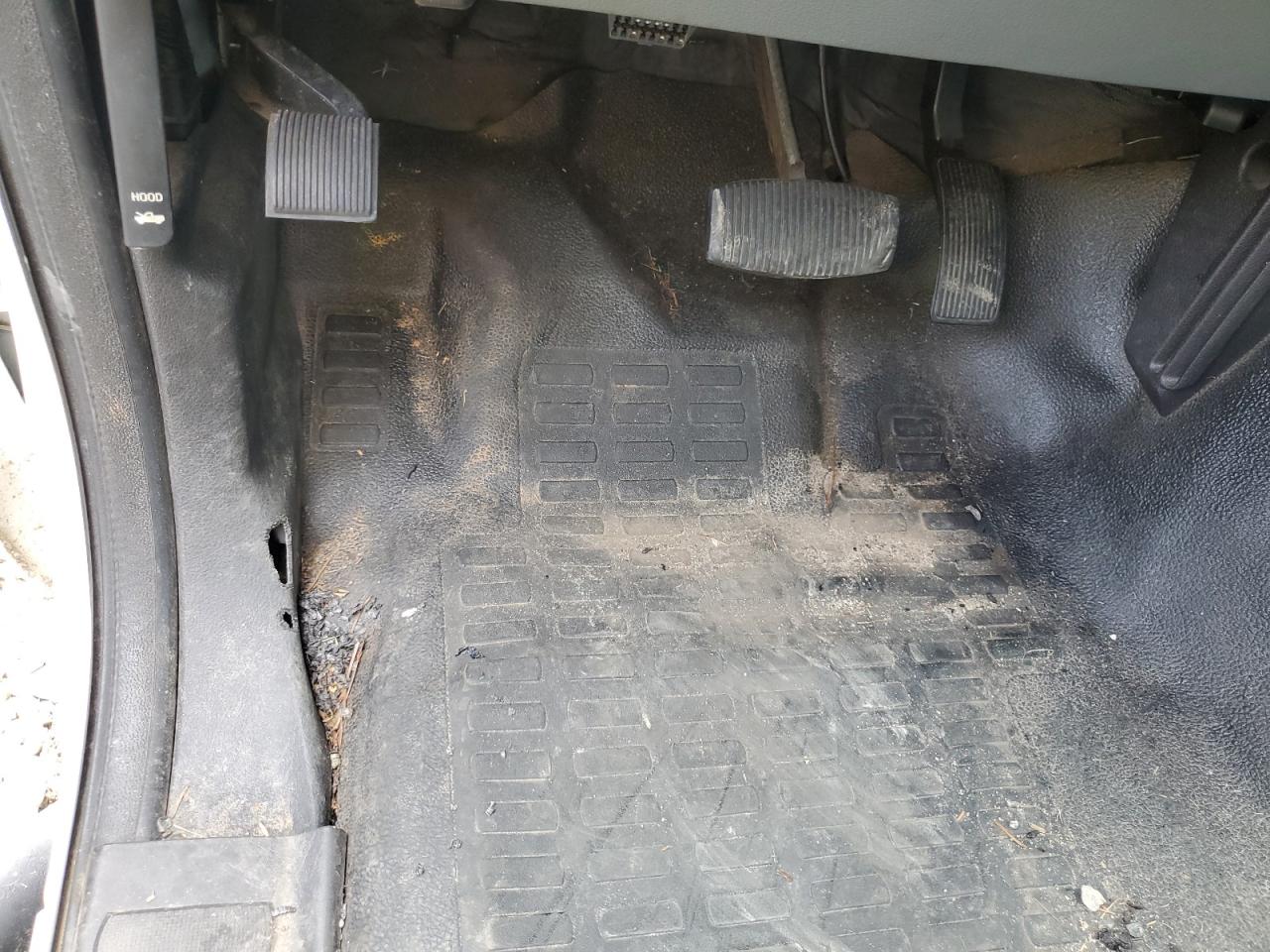 2013 Ford F250 Super Duty White vin: 1FT7X2AT3DEB29874 Damage: Left Front Kick Panel, Broken, Replacement Required