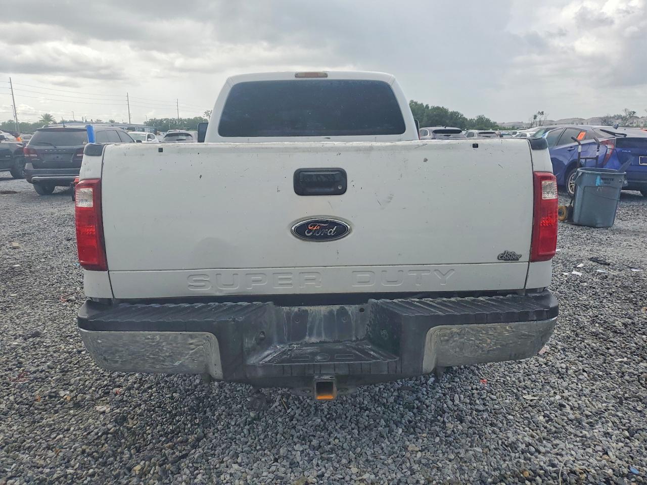 2011 Ford F250 Super Duty White vin: 1FT7X2AT4BEB05225