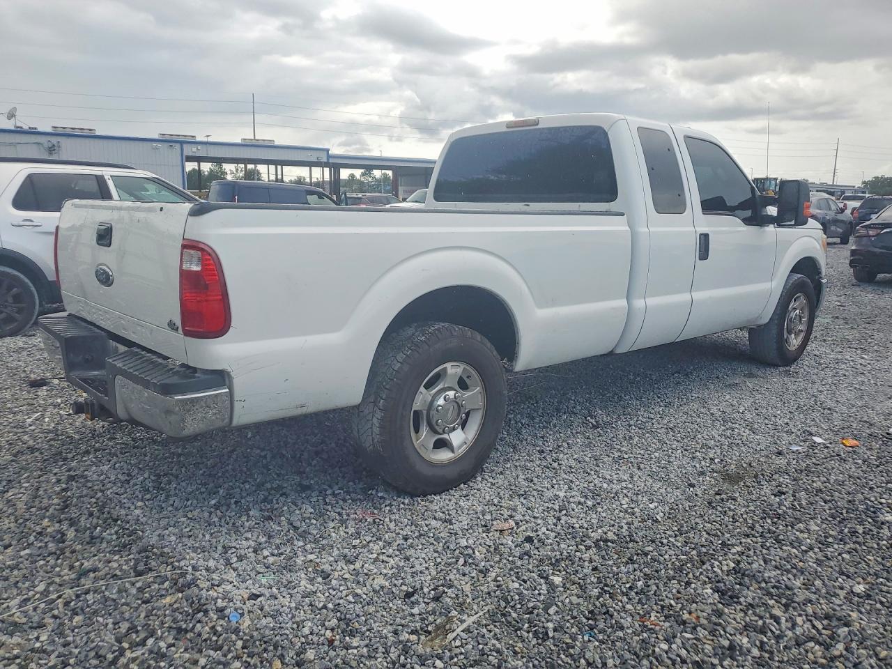 2011 Ford F250 Super Duty White vin: 1FT7X2AT4BEB05225