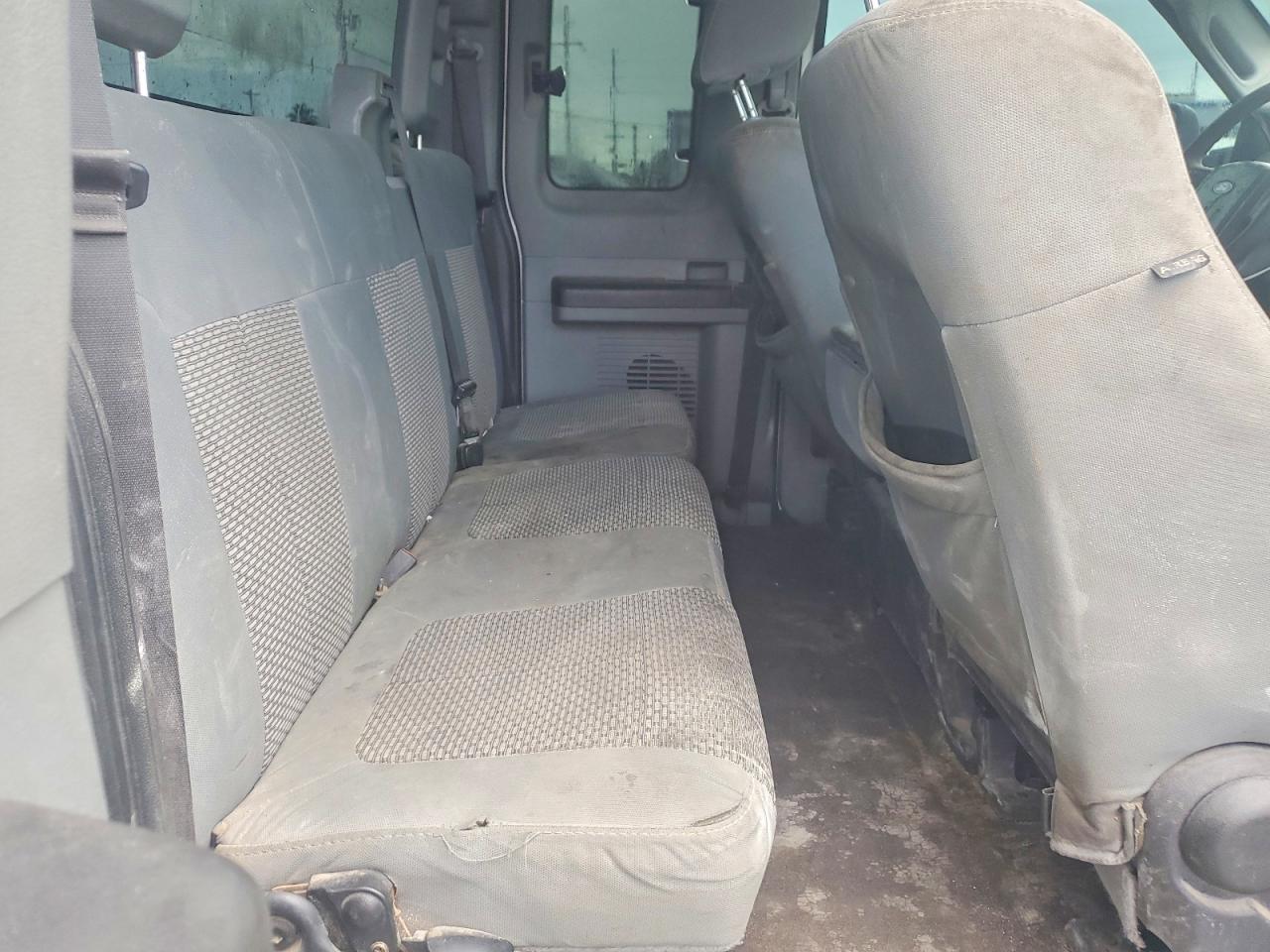 2011 Ford F250 Super Duty White vin: 1FT7X2AT4BEB05225