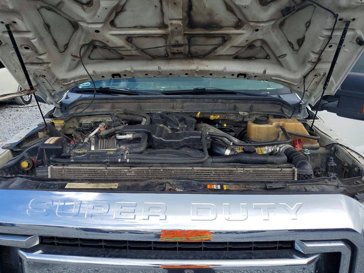 2011 Ford F250 Super Duty White vin: 1FT7X2AT4BEB05225