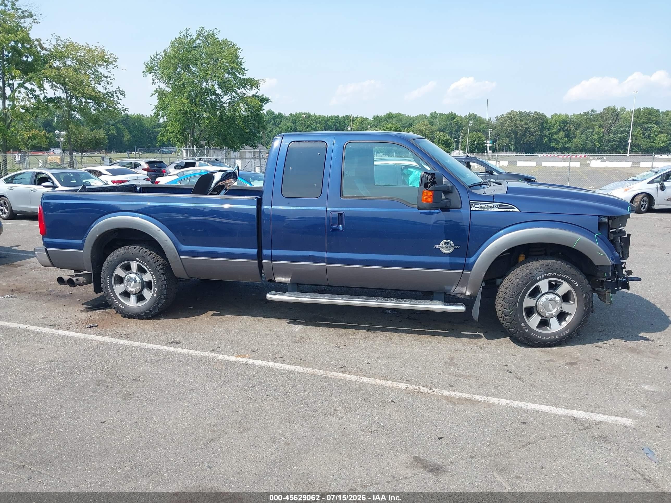 2011 Ford Super Duty F-250 Srw Lariat Blue vin: 1FT7X2AT7BEA45201