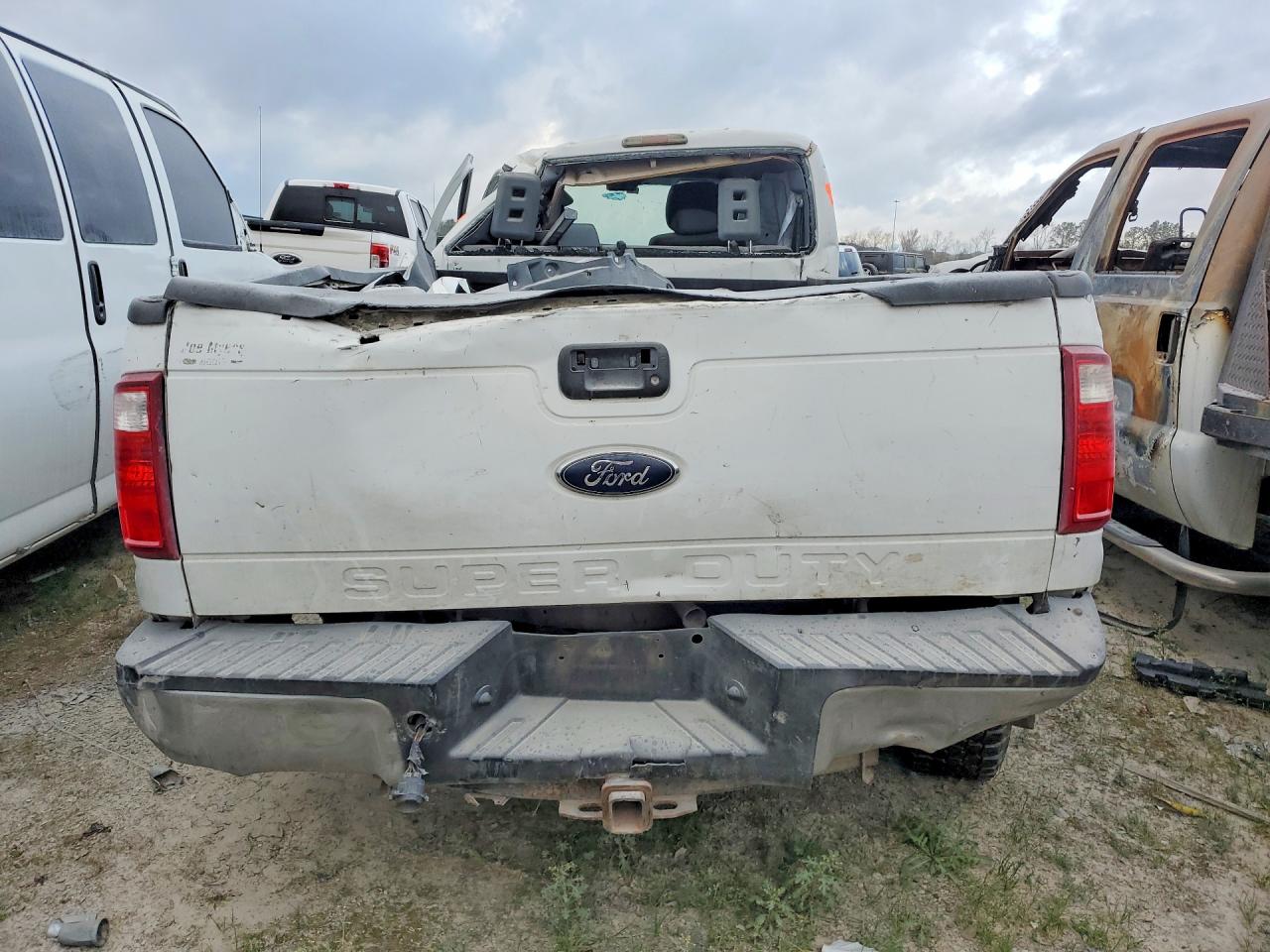 2015 Ford F250 Super Duty White vin: 1FT7X2AT8FEB92942
