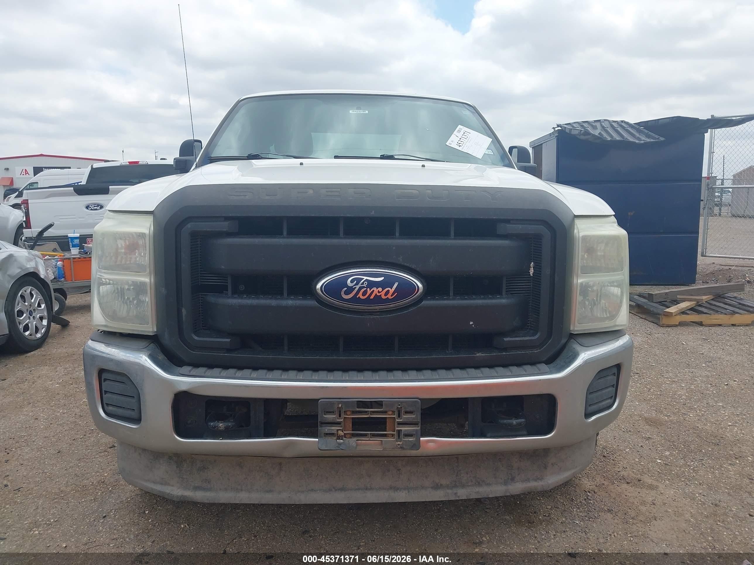 2011 Ford Super Duty F-250 Srw Xl White vin: 1FT7X2B60BEB23813