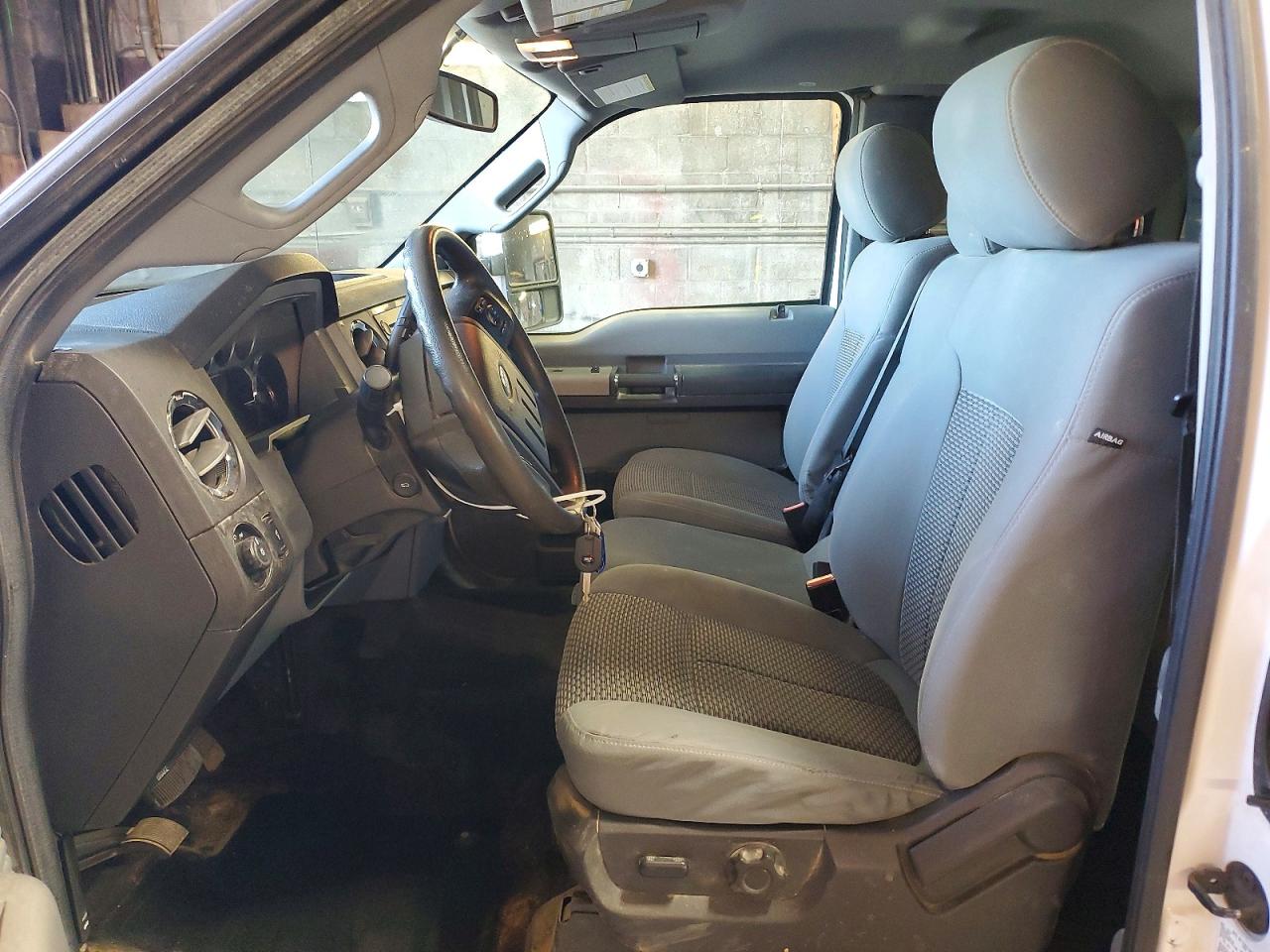 2015 Ford F250 Super Duty White vin: 1FT7X2B60FEB76372