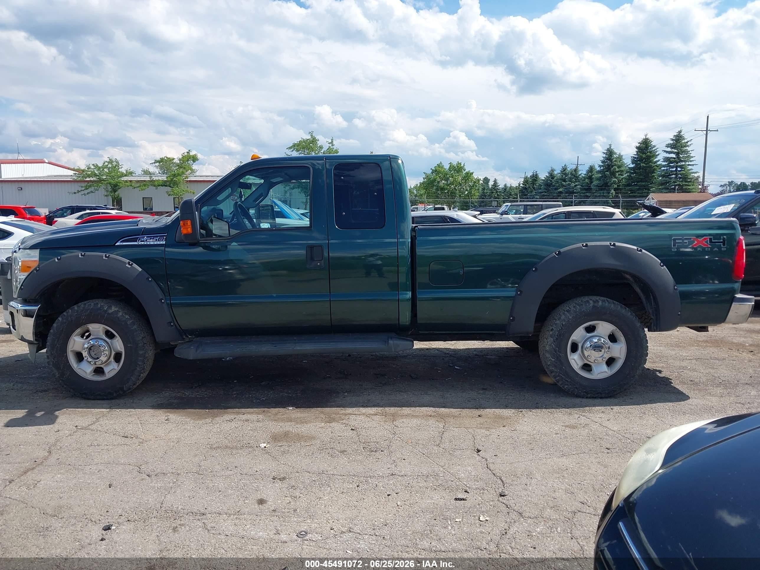 2011 Ford Super Duty F-250 Srw Lariat/xl/xlt Green vin: 1FT7X2B61BEA87579