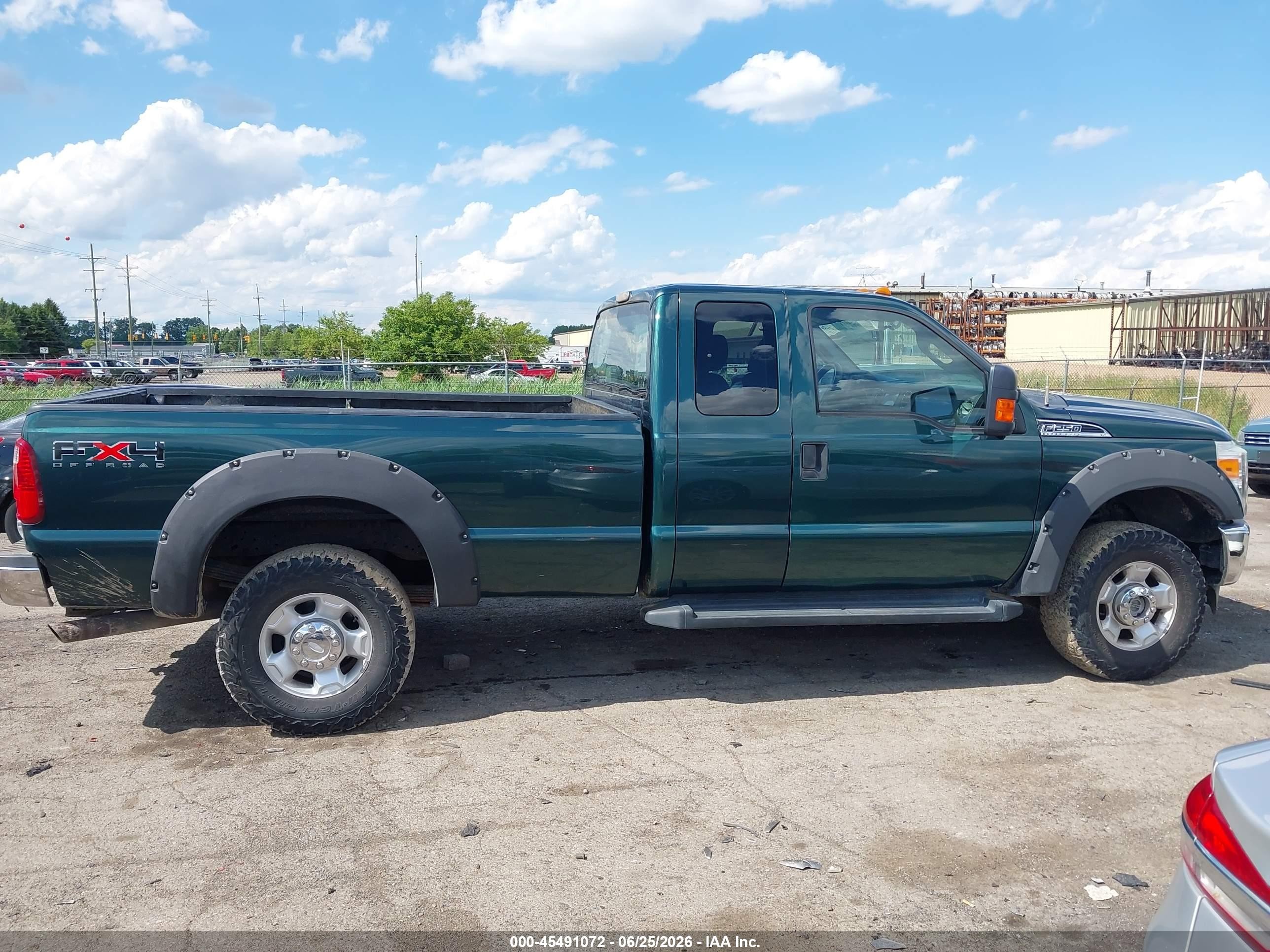2011 Ford Super Duty F-250 Srw Lariat/xl/xlt Green vin: 1FT7X2B61BEA87579