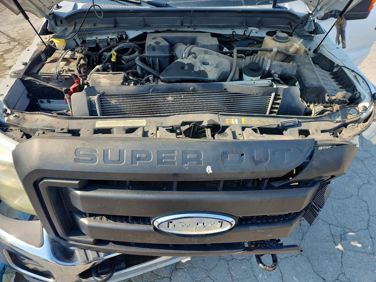 2012 Ford F250 Super Duty White vin: 1FT7X2B61CEA76440