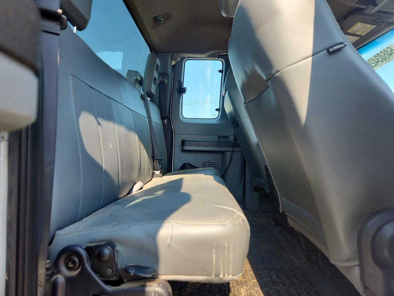 2012 Ford F250 Super Duty White vin: 1FT7X2B61CEA76440