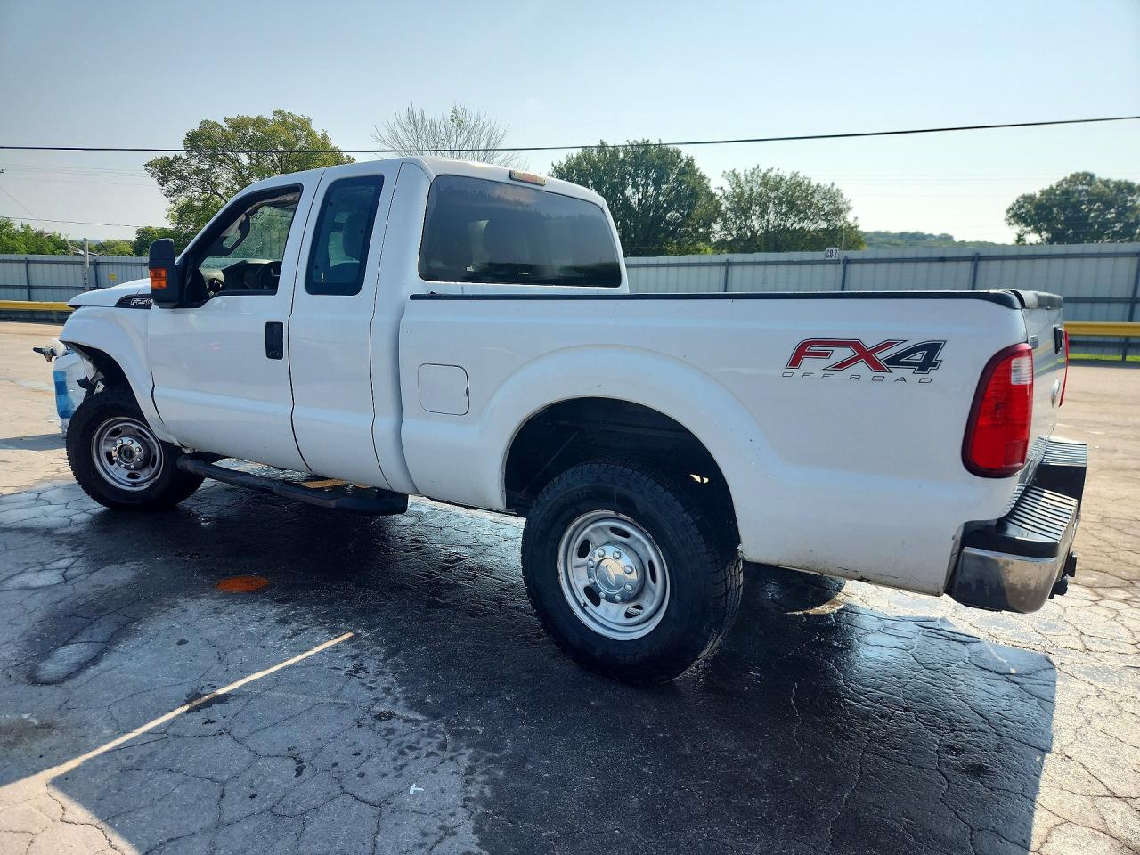 2012 Ford F250 Super Duty White vin: 1FT7X2B61CEA76440