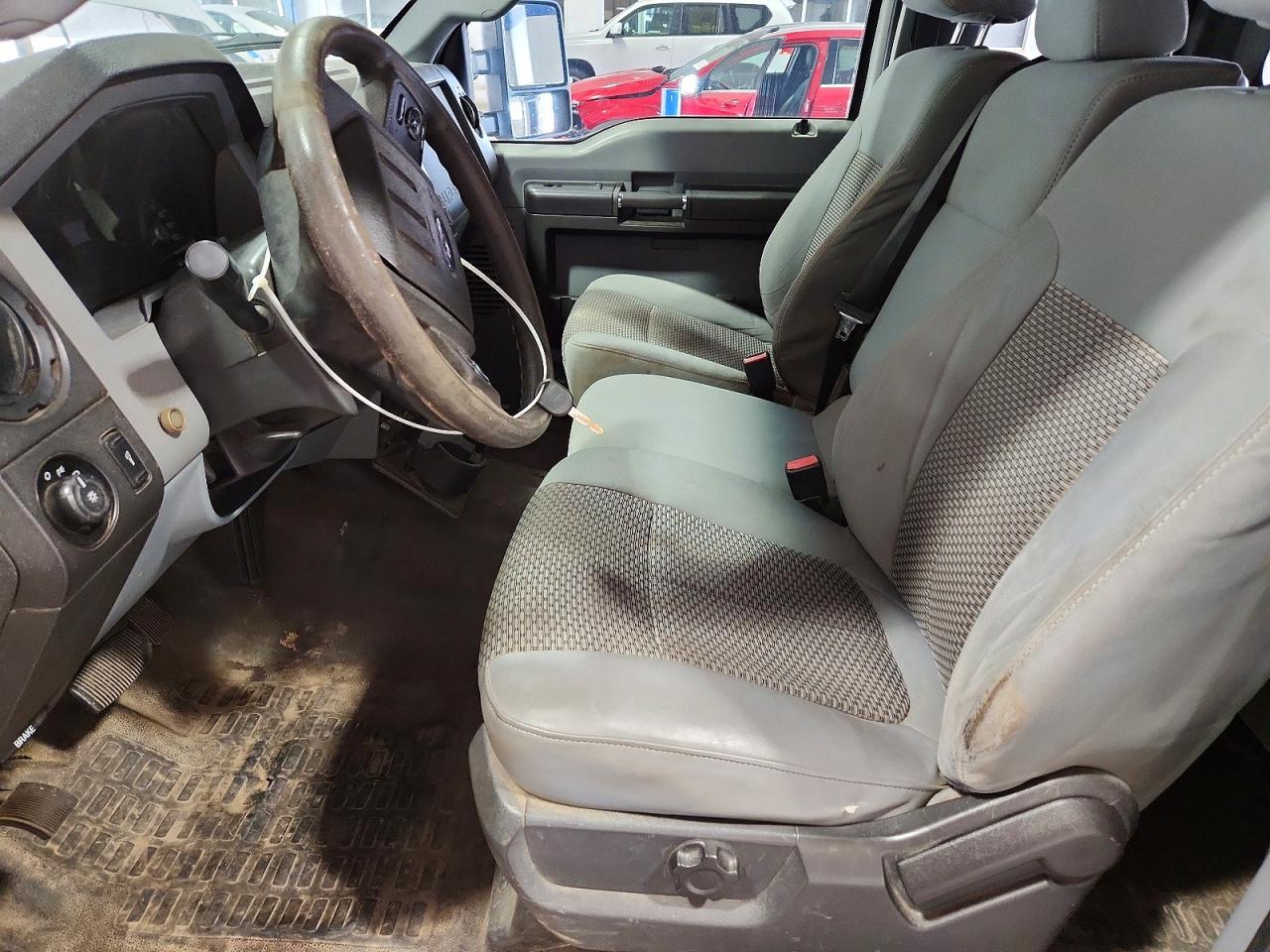 2013 Ford F250 Super Duty White vin: 1FT7X2B61DEB72649