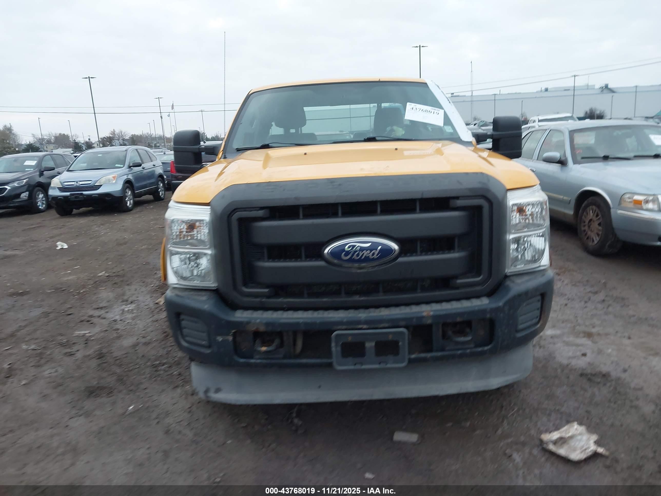 2011 Ford F-250 Xl Yellow vin: 1FT7X2B62BEA70600
