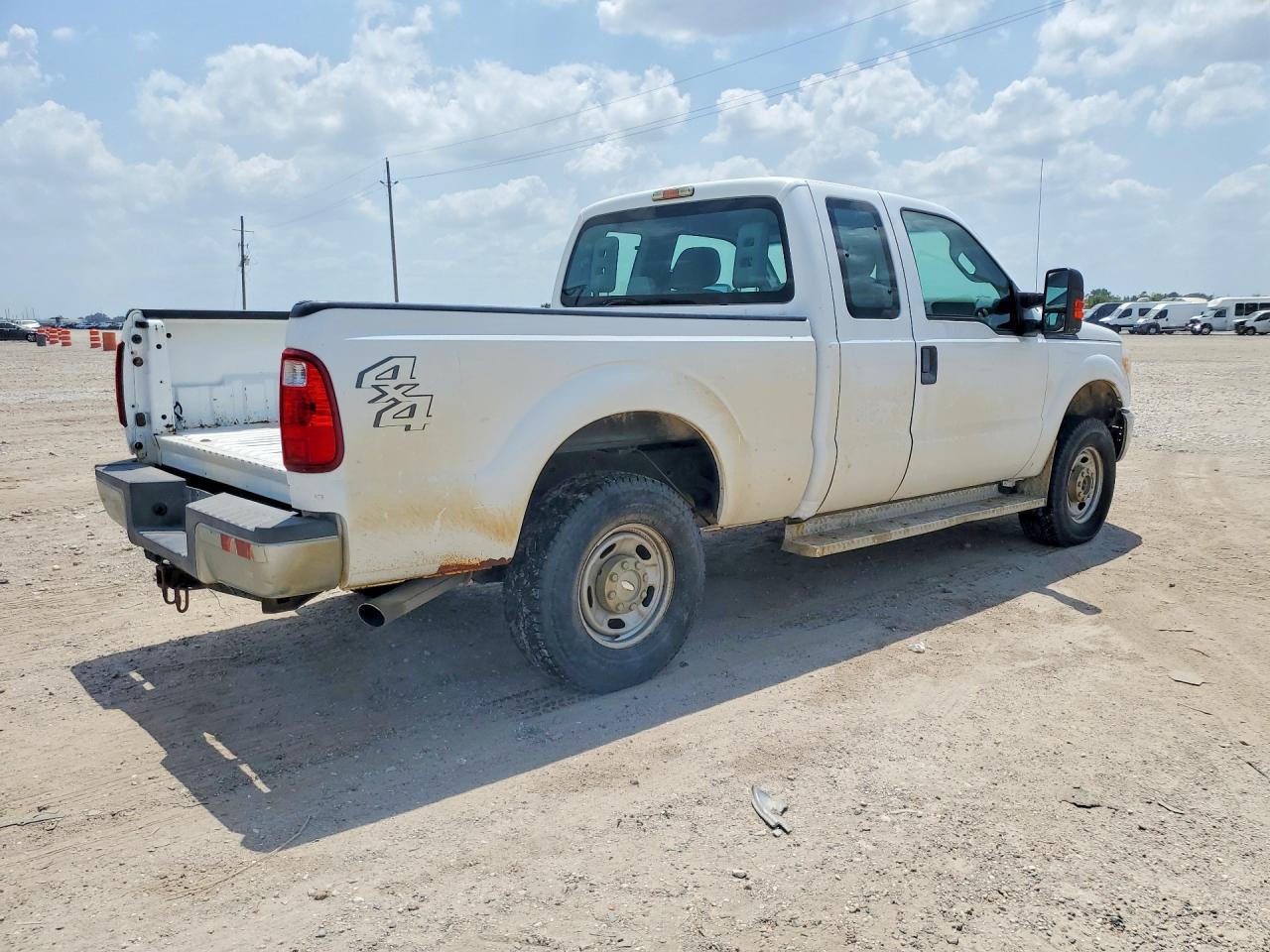 2013 Ford F250 Super Duty Белый vin: 1FT7X2B64DEB57272