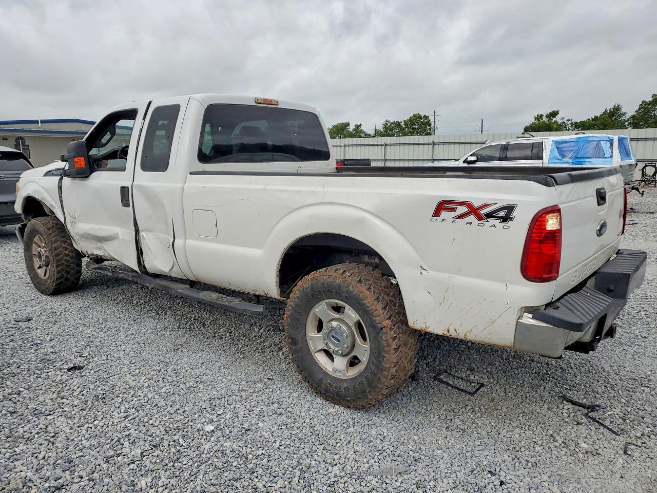 2015 Ford F250 Super Duty White vin: 1FT7X2B64FEA26104
