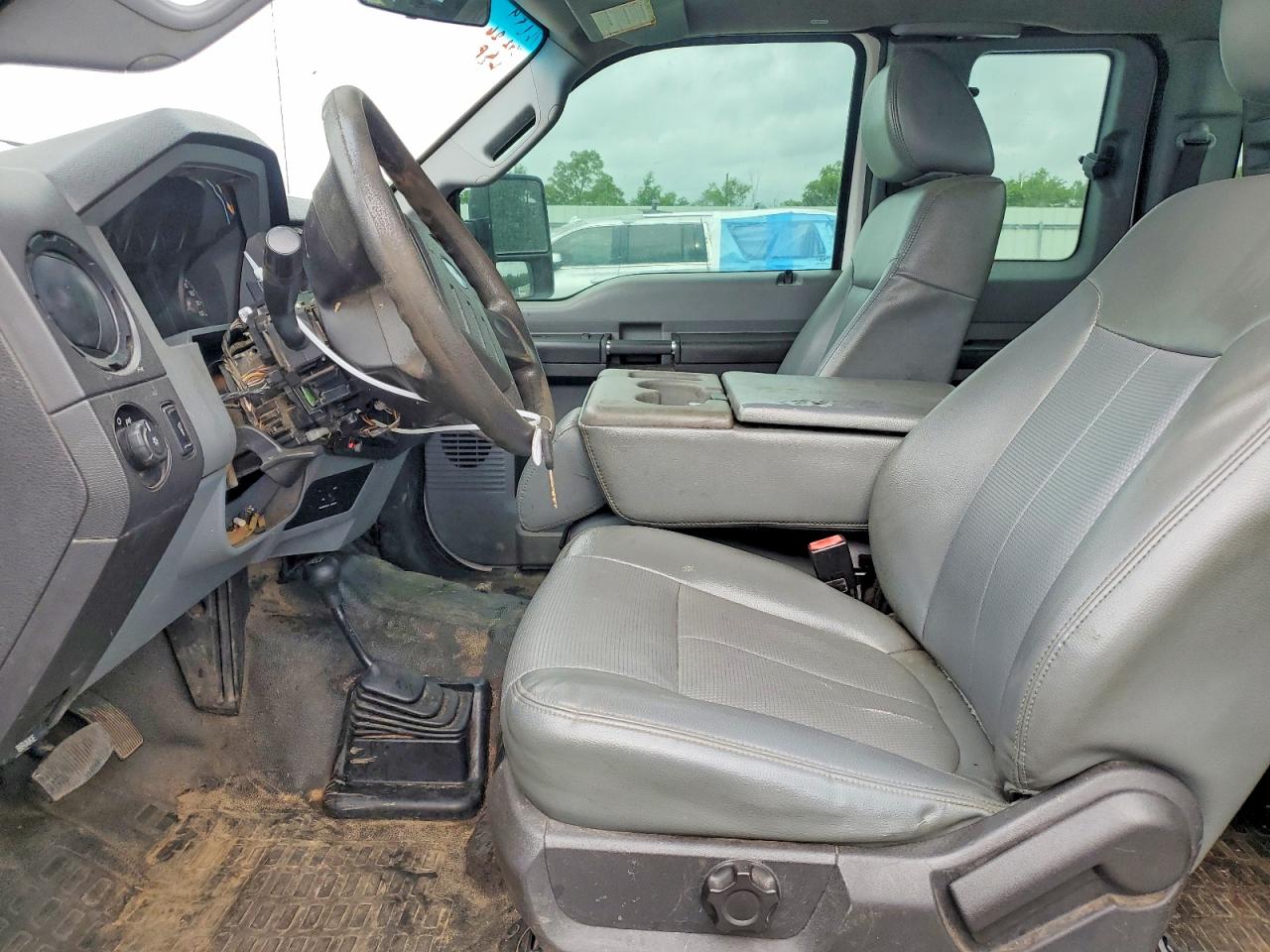 2015 Ford F250 Super Duty White vin: 1FT7X2B64FEA26104