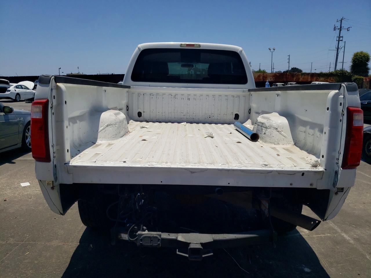 2015 Ford F250 Super Duty White vin: 1FT7X2B64FEA28077