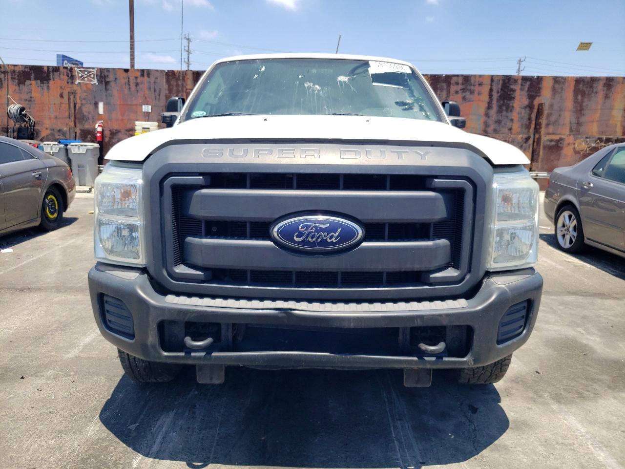 2015 Ford F250 Super Duty White vin: 1FT7X2B64FEA28077