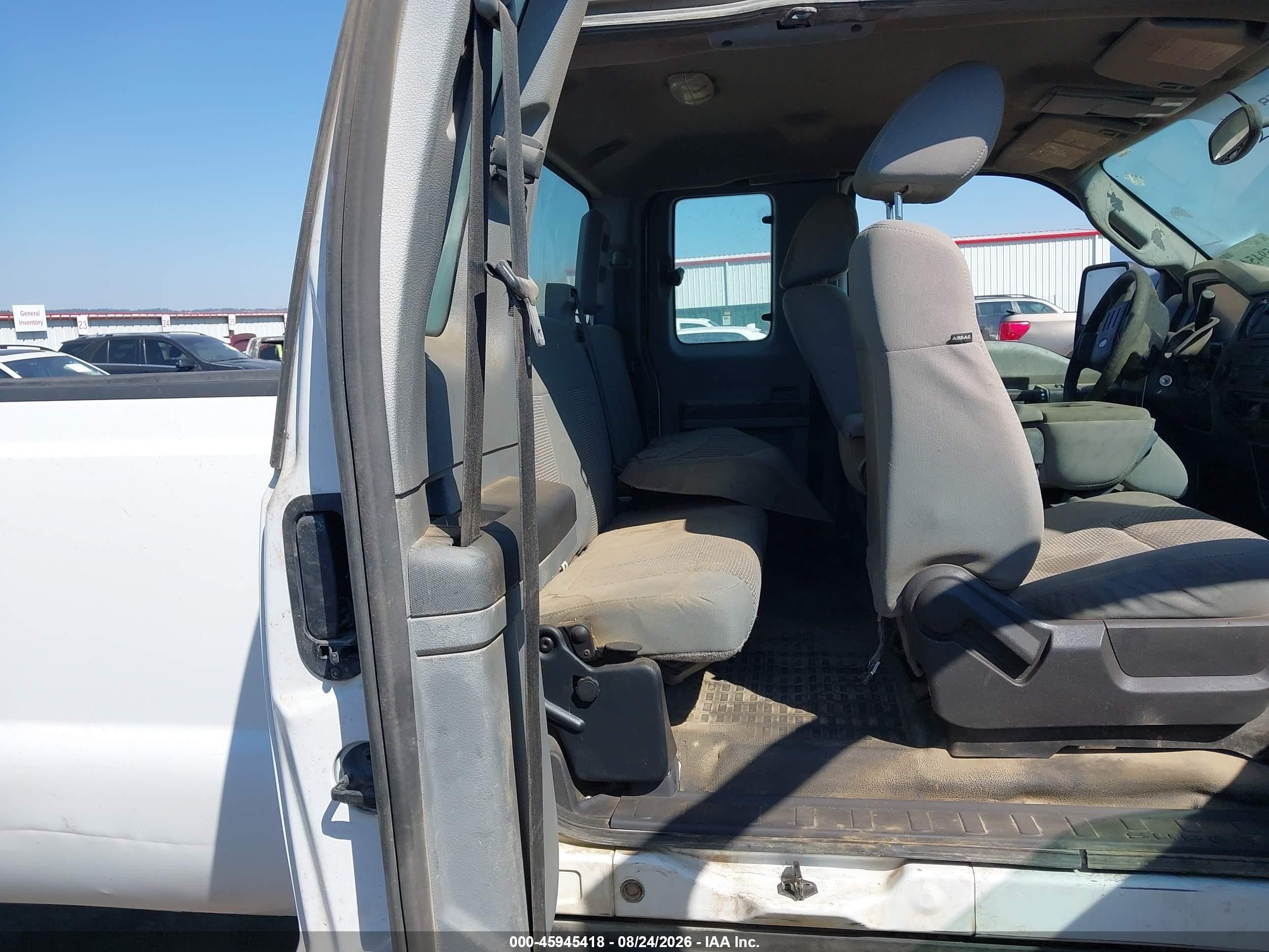 2015 Ford F-250 Xl Белый vin: 1FT7X2B64FEB72177